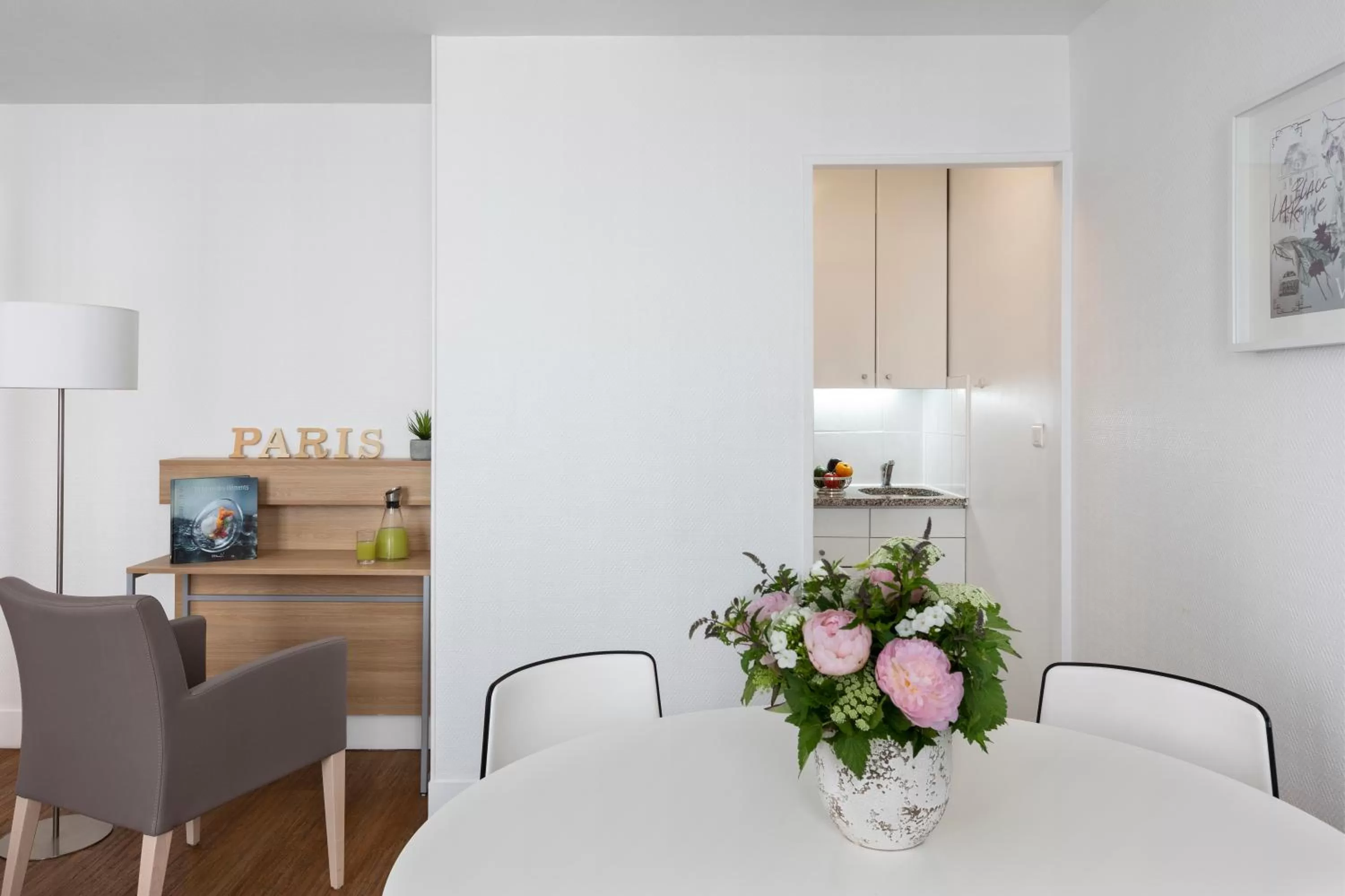 Kitchen or kitchenette in Citadines Bastille Marais Paris