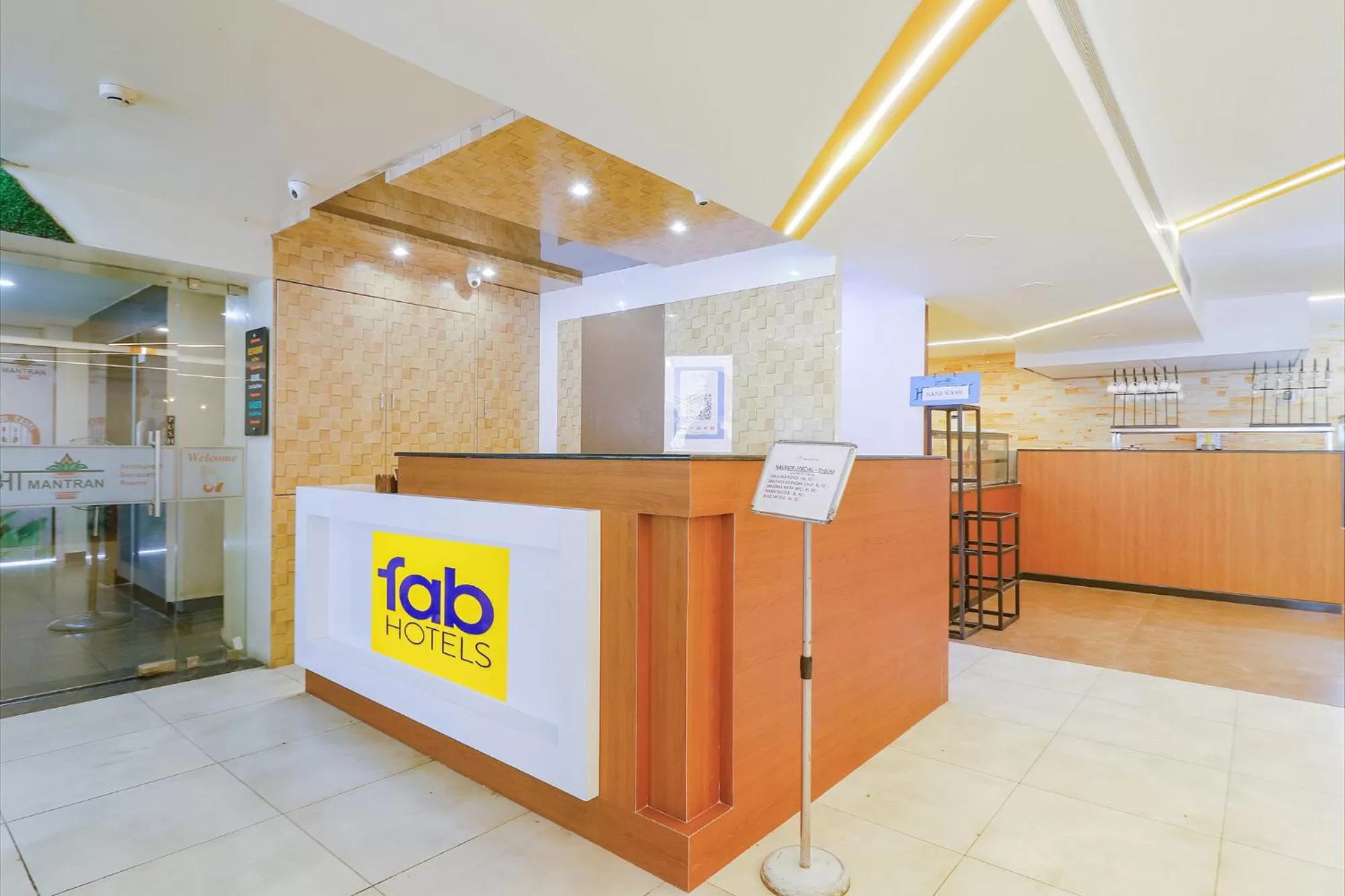 Lobby or reception in FabHotel Aamantran & Banquet Halls - Nr RTC X Roads Metro Station