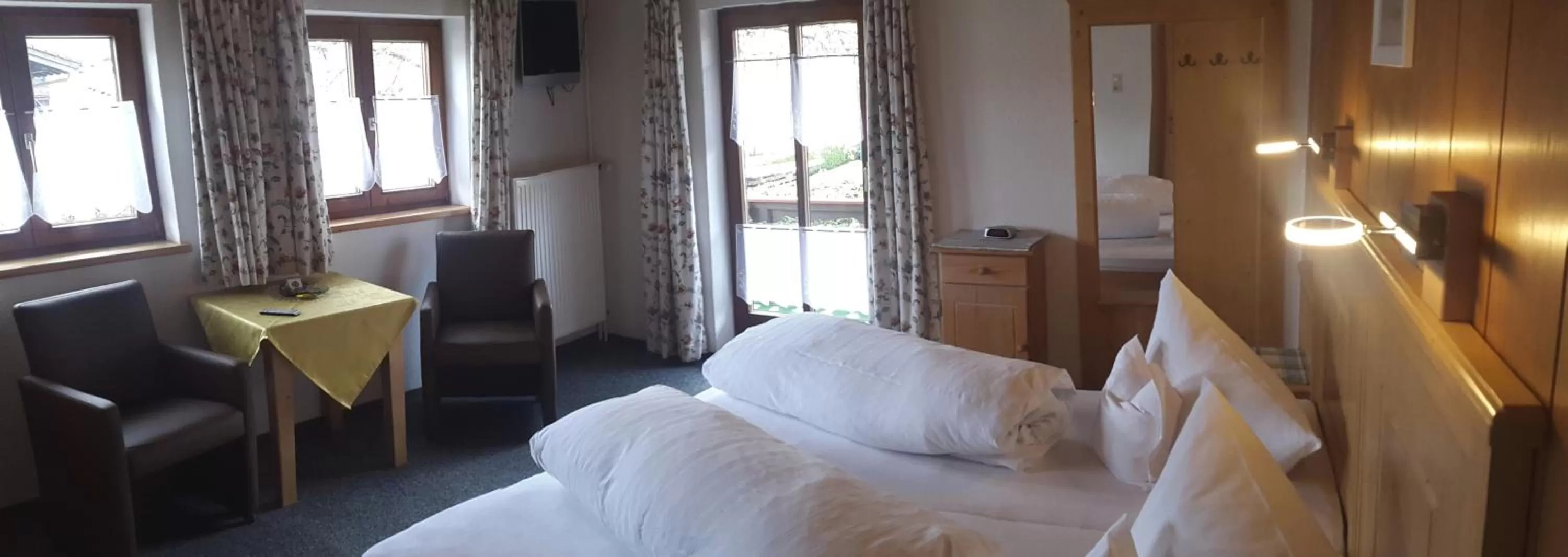 Bed in Gästehaus Inzeller Hof