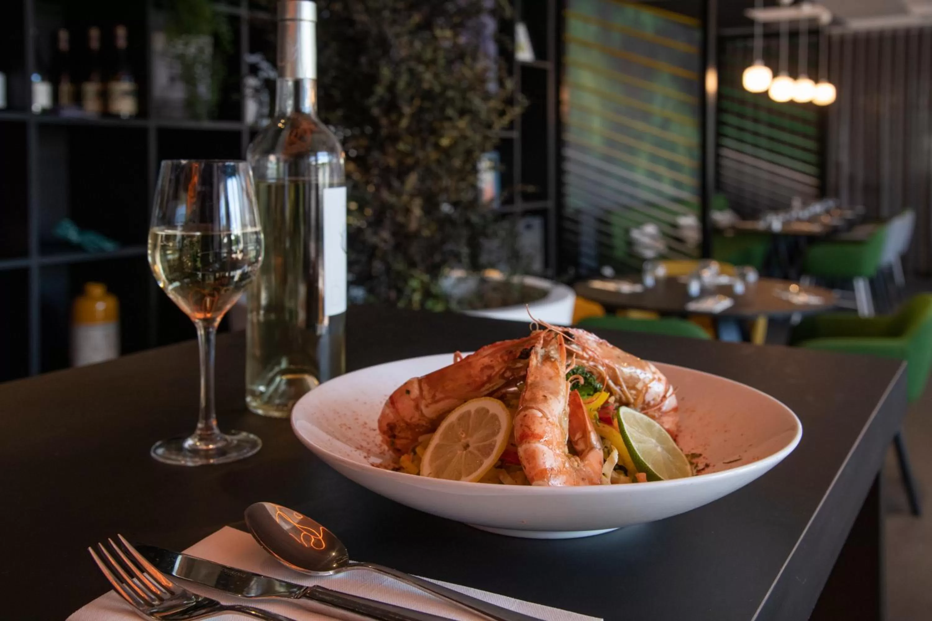 Restaurant/places to eat in Mercure Hyères Centre Côte d'Azur