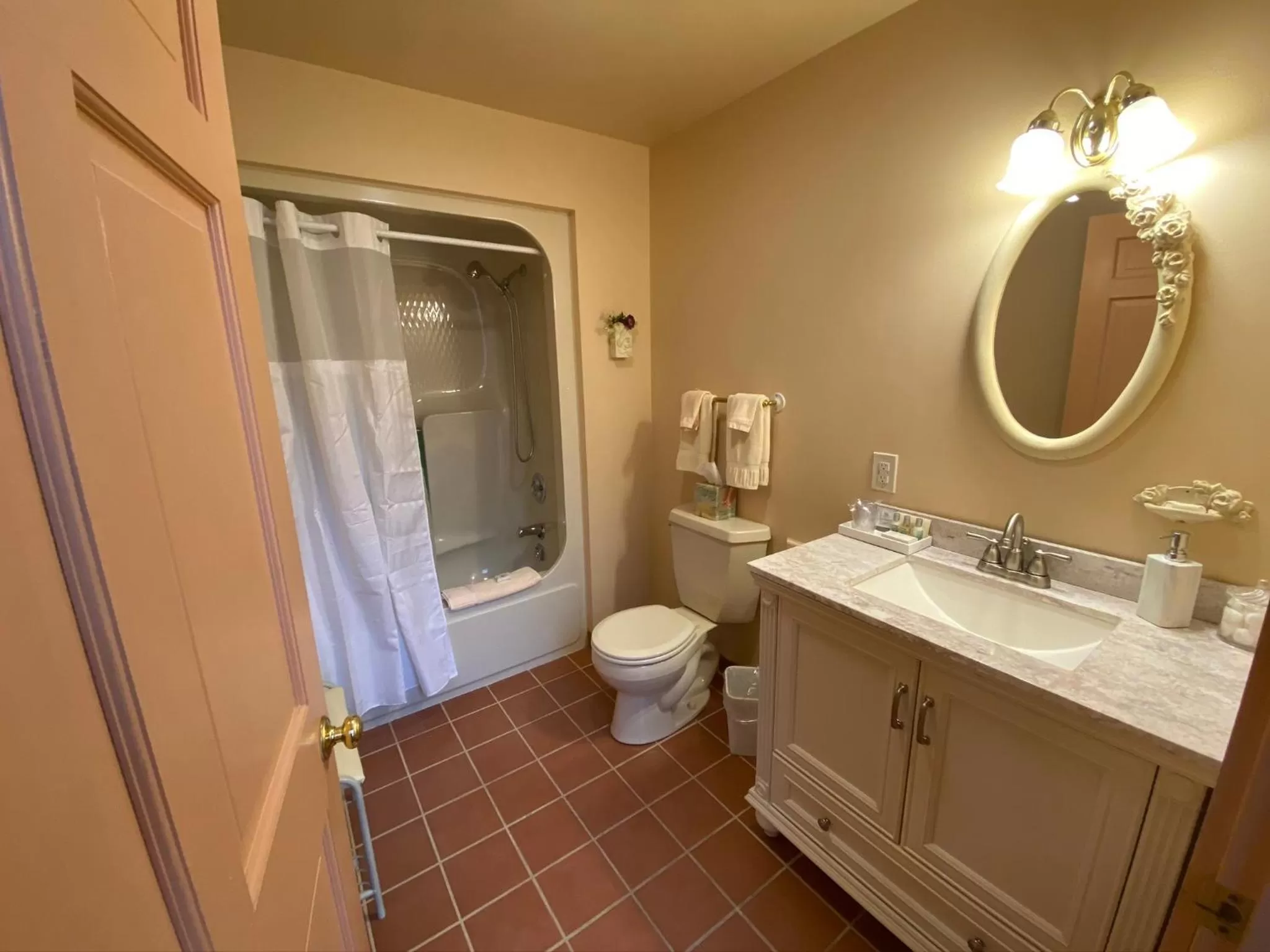 Bathroom in Chambery Inn