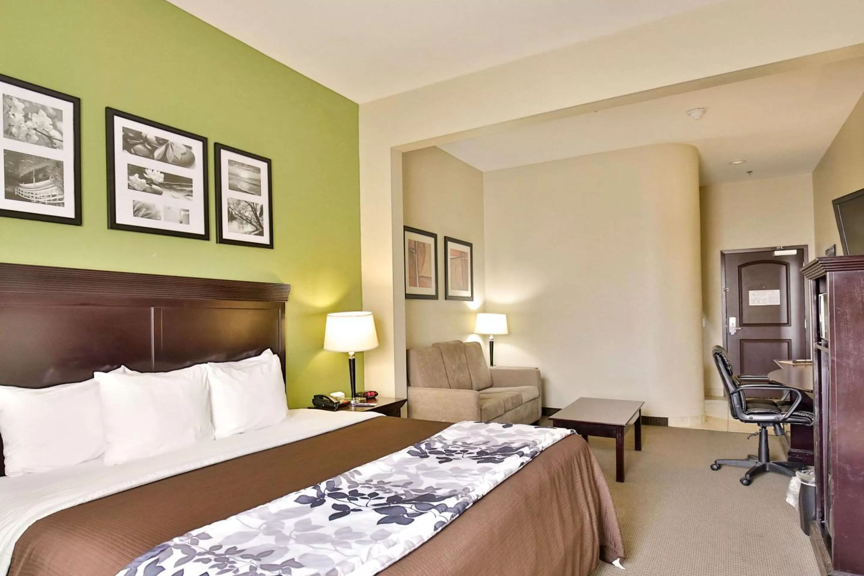 Photo of the whole room, Bed in Sleep Inn & Suites Abilene Near University