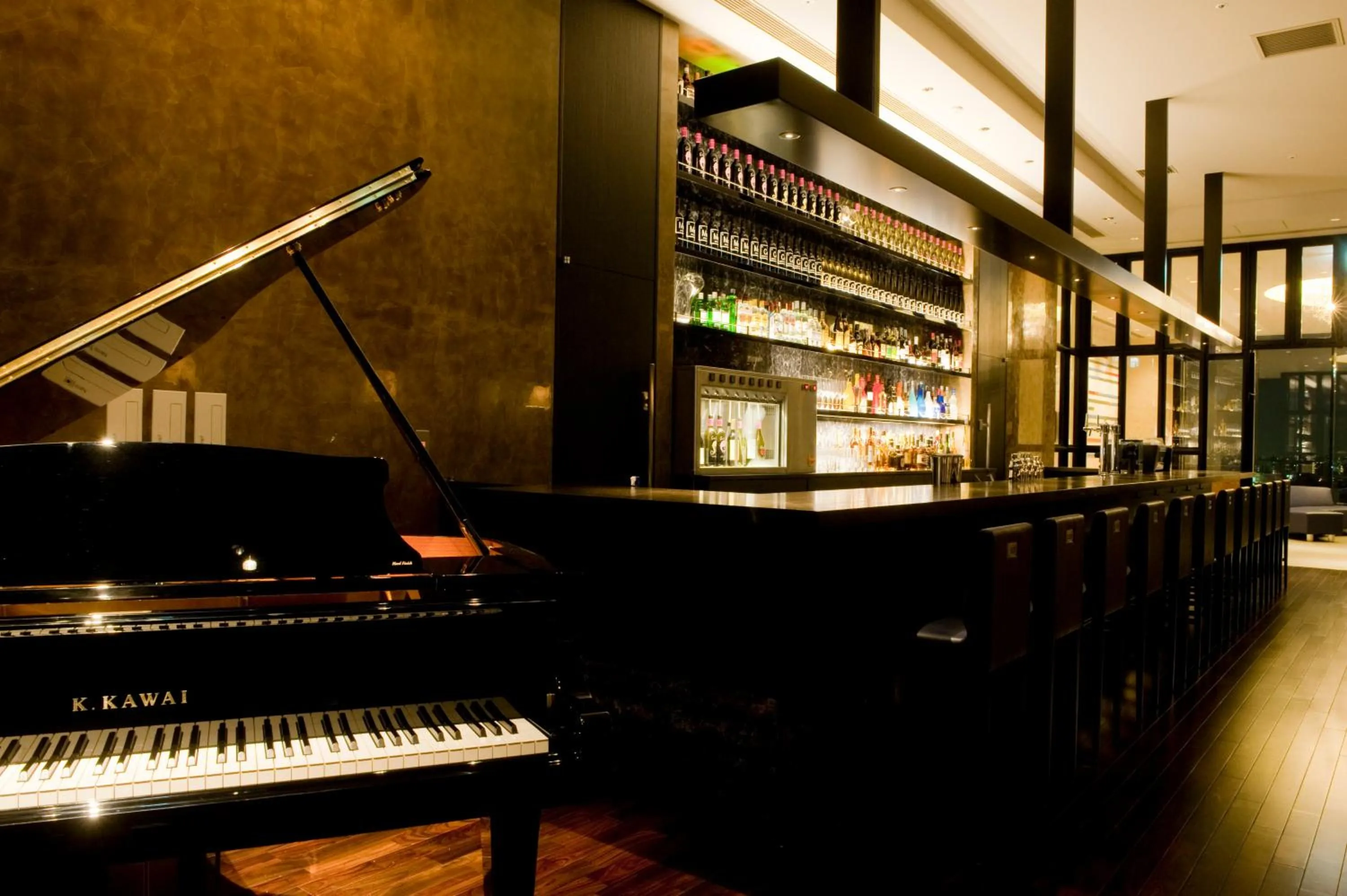 Lounge or bar in The Gate Hotel Kaminarimon by Hulic