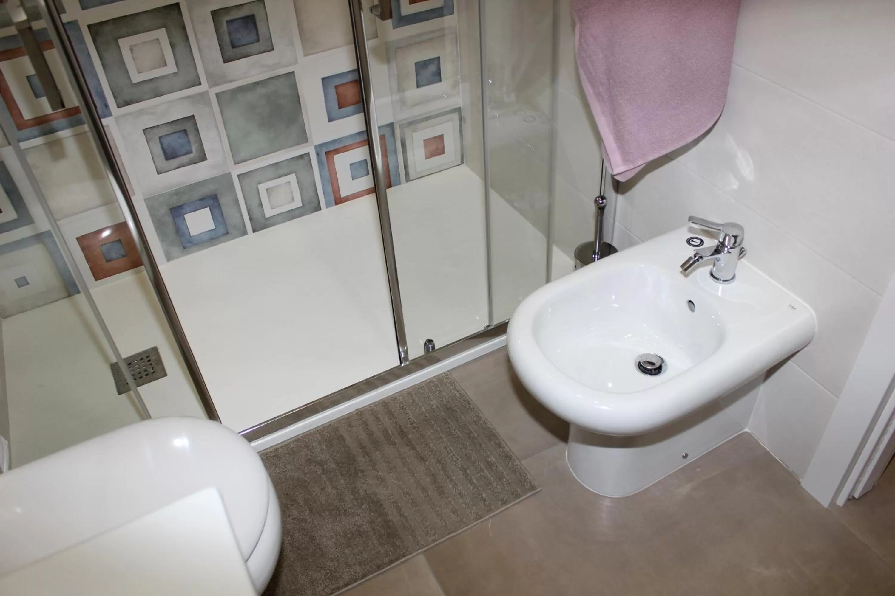 Bathroom in B&B 80056 Ercolano