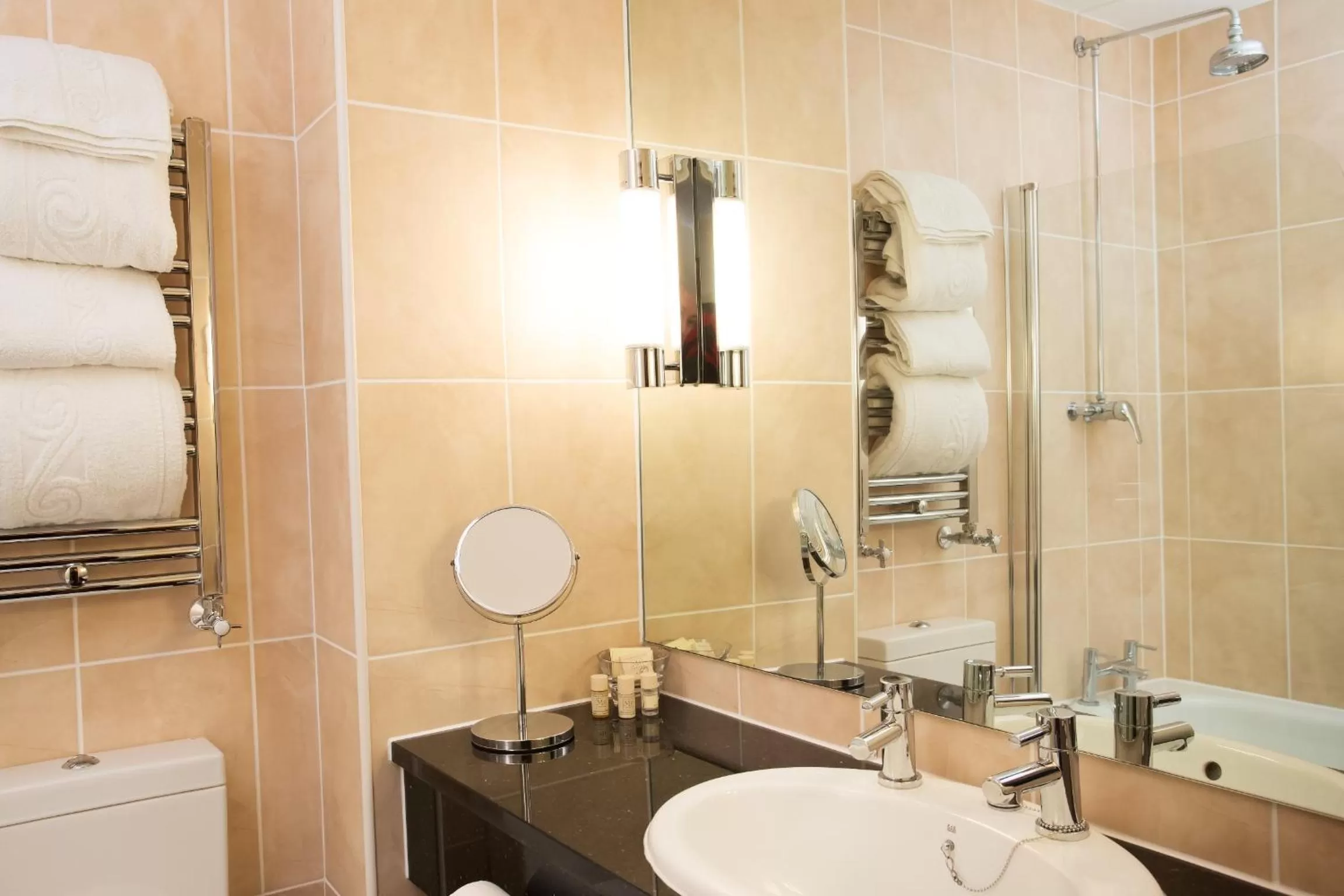 Bathroom in Best Western PLUS Grim's Dyke Hotel