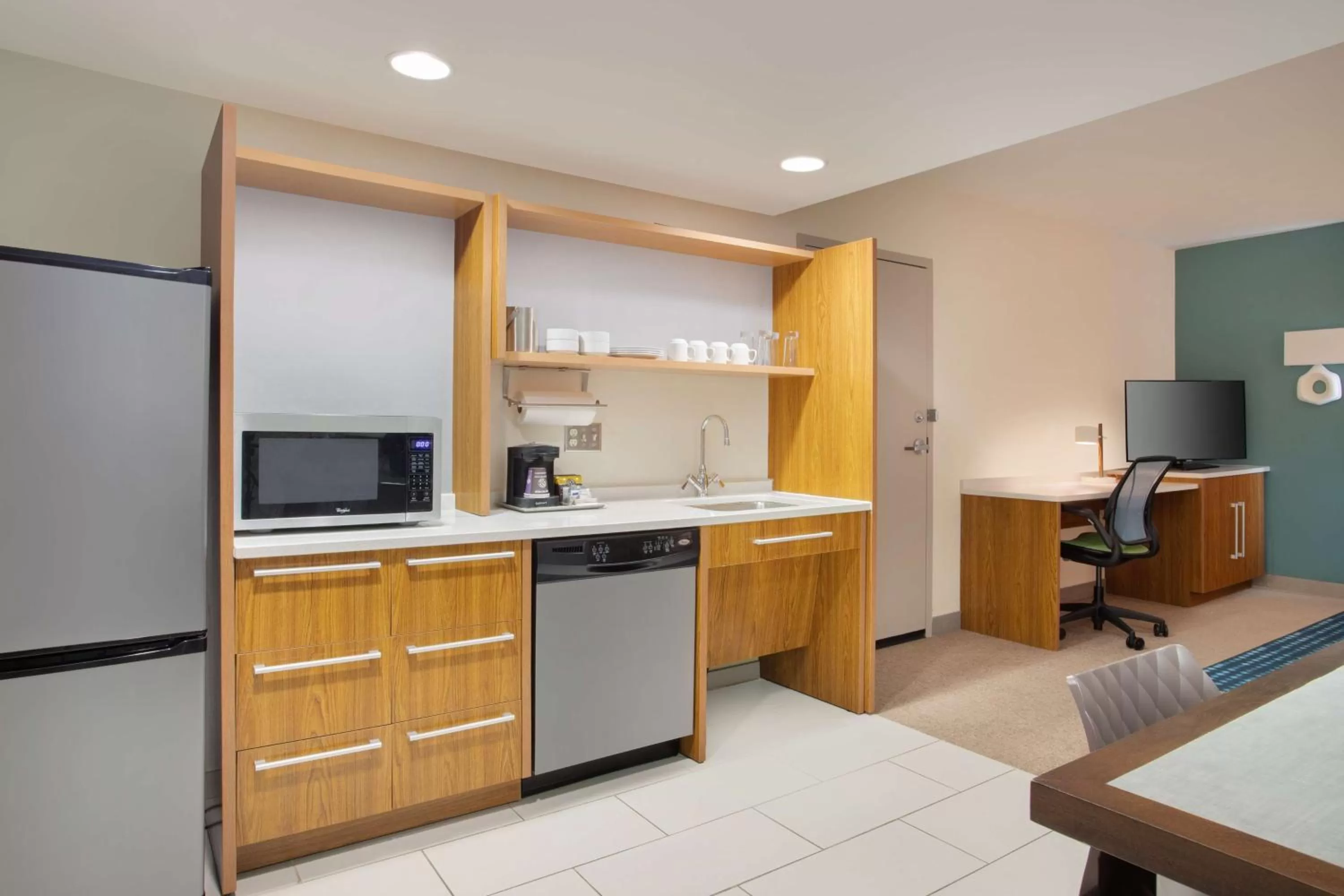 Kitchen or kitchenette in Home2 Suites Charlotte I-77 South