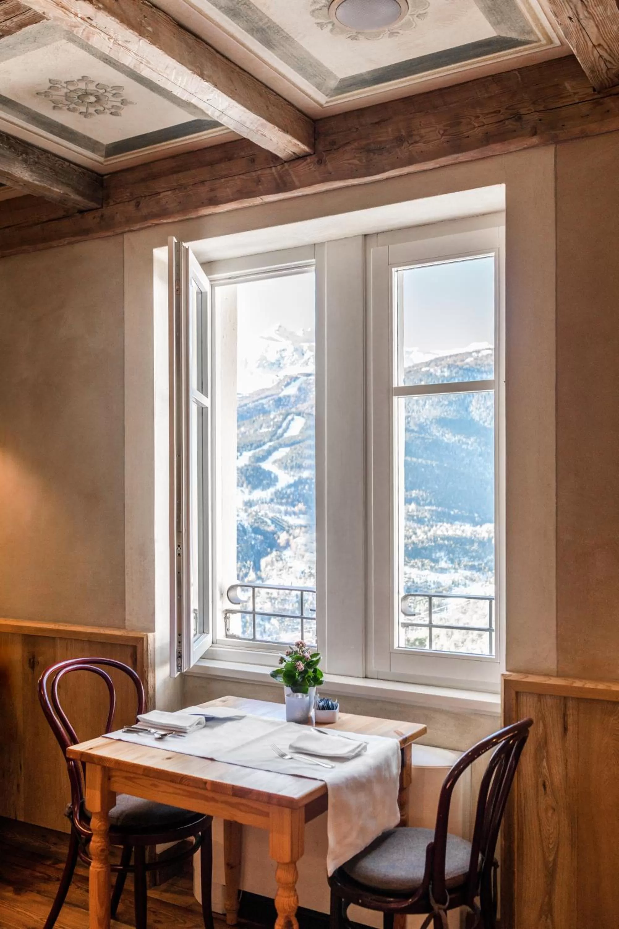 Restaurant/places to eat in QC Hotel Bagni Vecchi