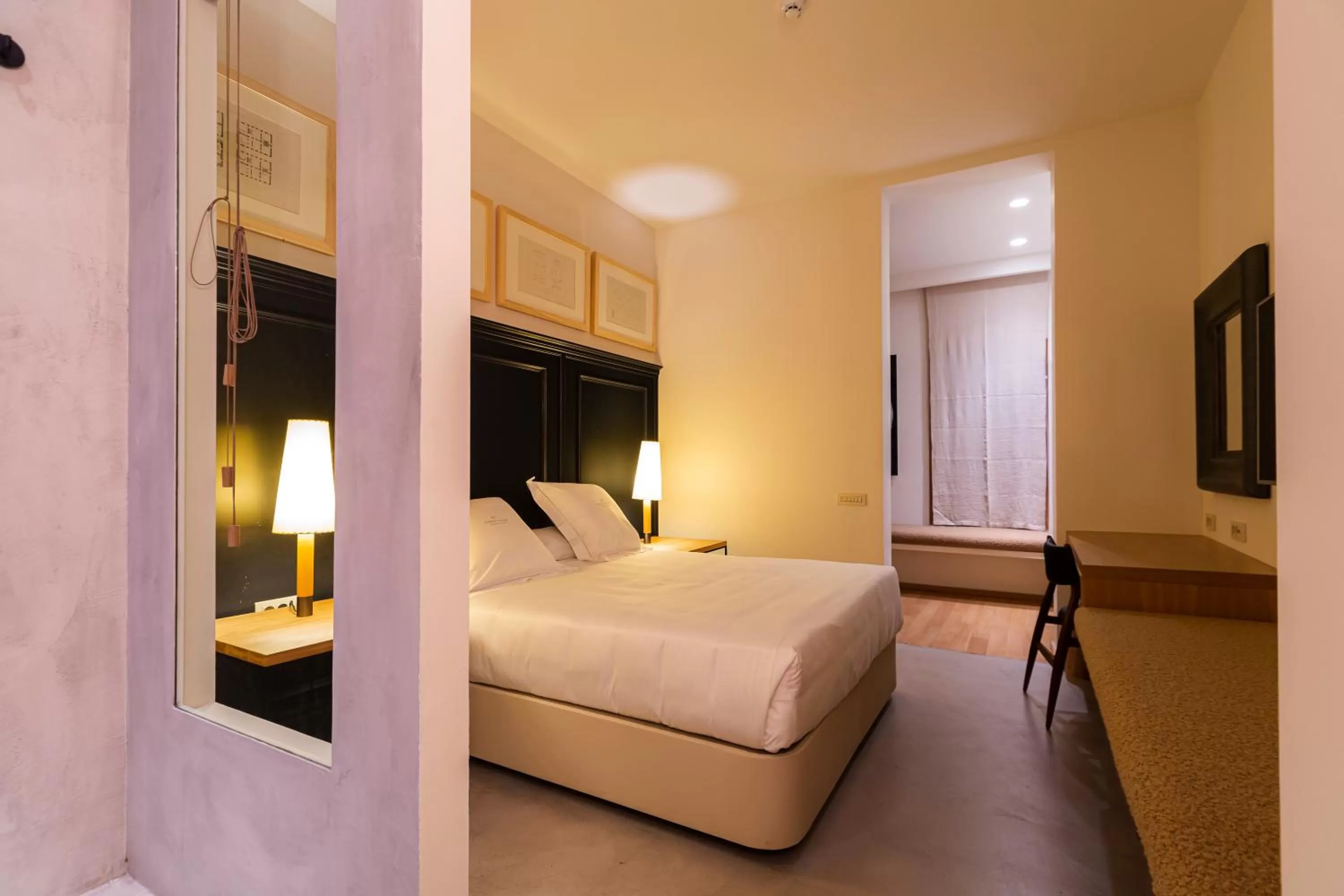 Photo of the whole room, Bed in Hotel Margot House Barcelona