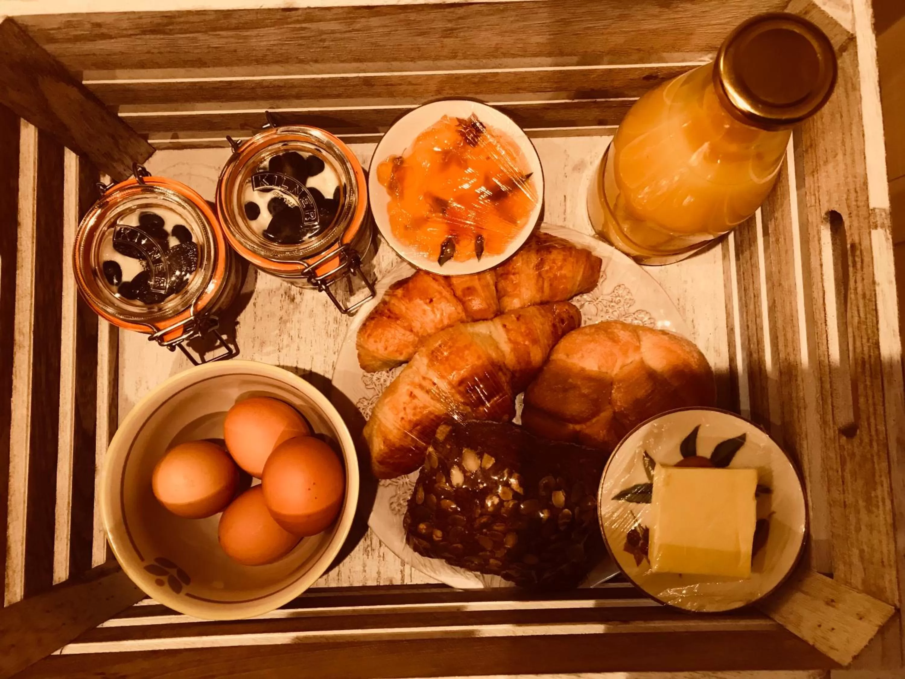 Continental breakfast in The Cow Hide