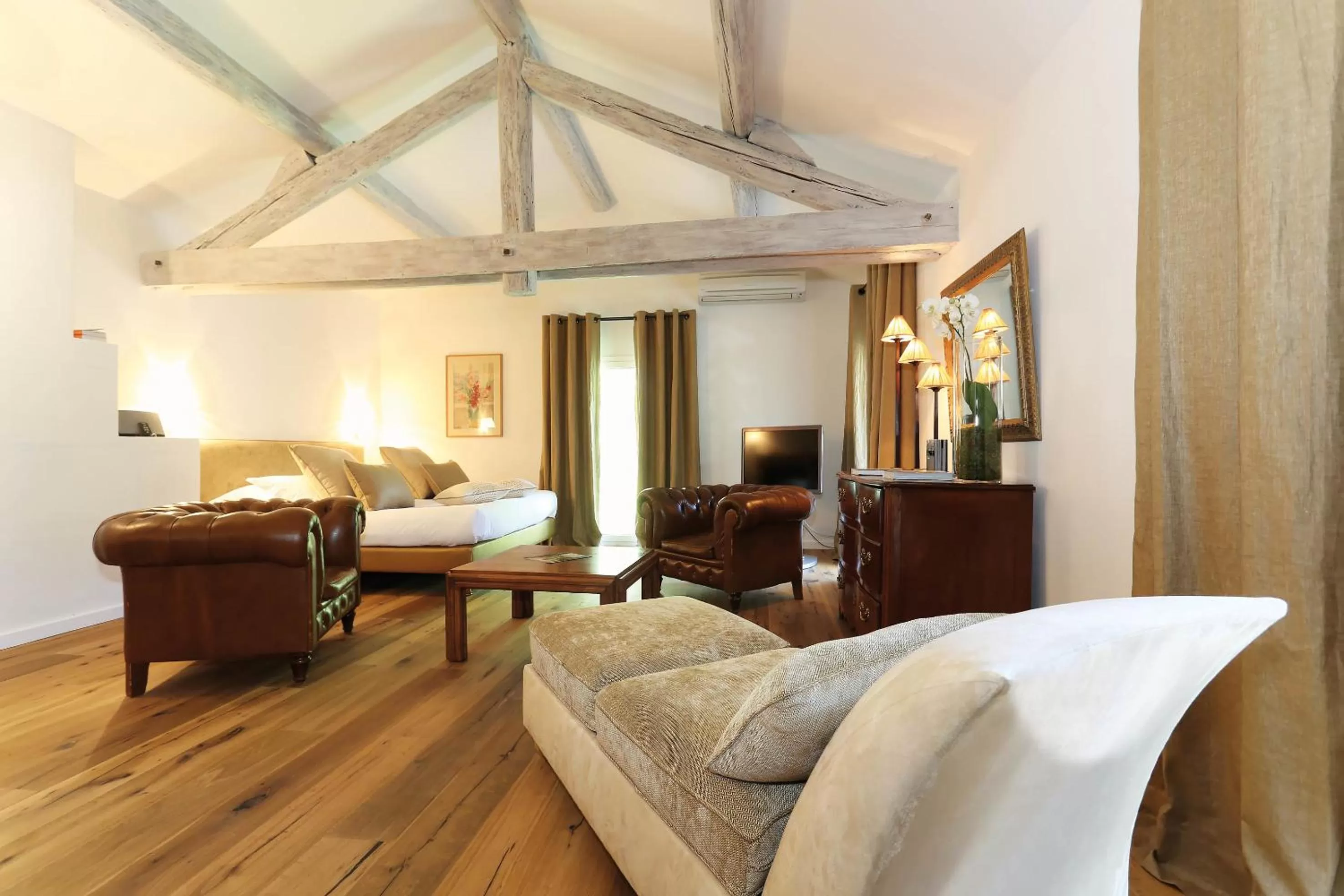 Bedroom, Bed in Hotel Château Des Alpilles