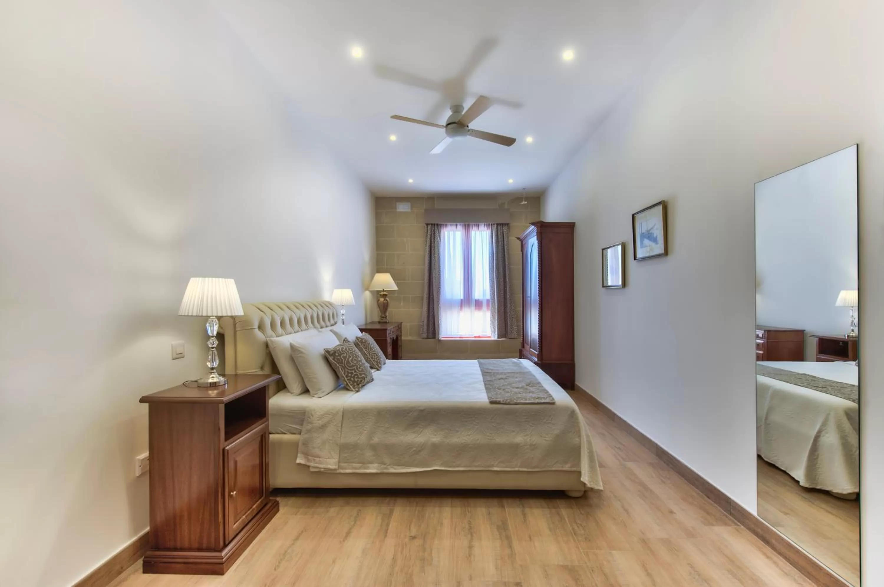 Photo of the whole room, Bed in Palazzo Violetta