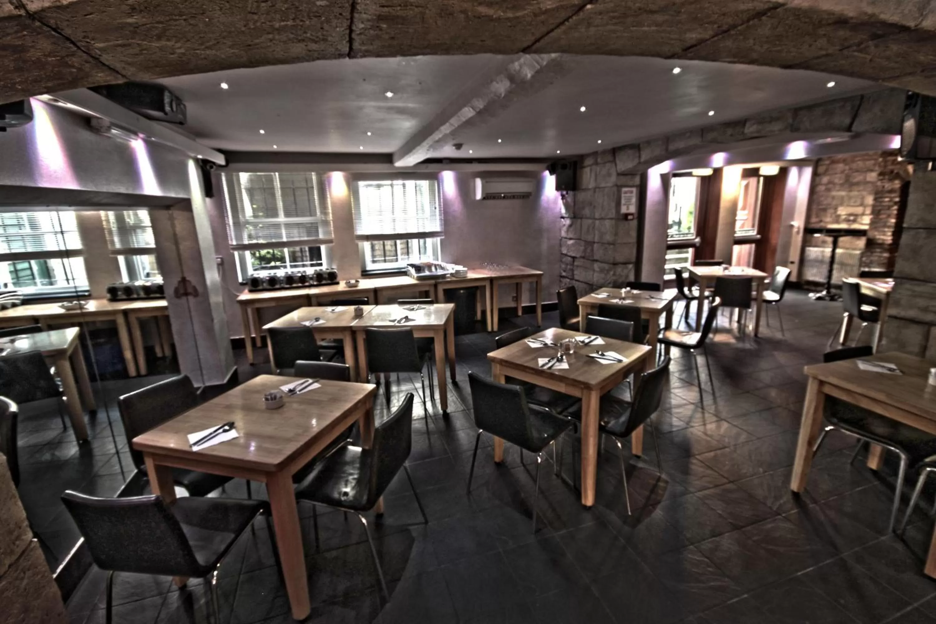 Restaurant/places to eat in The George Hotel