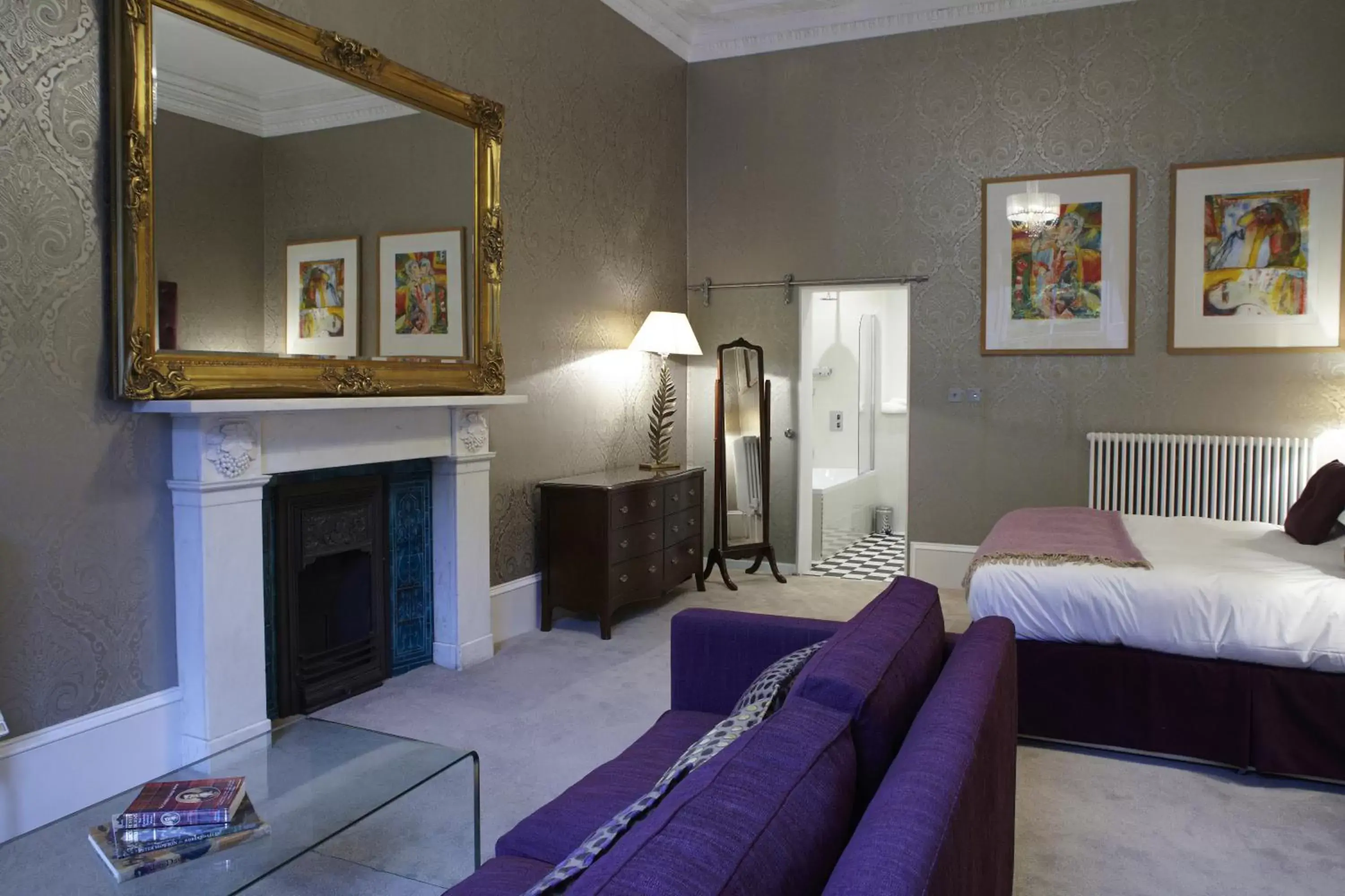 Junior Suite in 24 Royal Terrace Junior Suite in 24 Royal Terrace