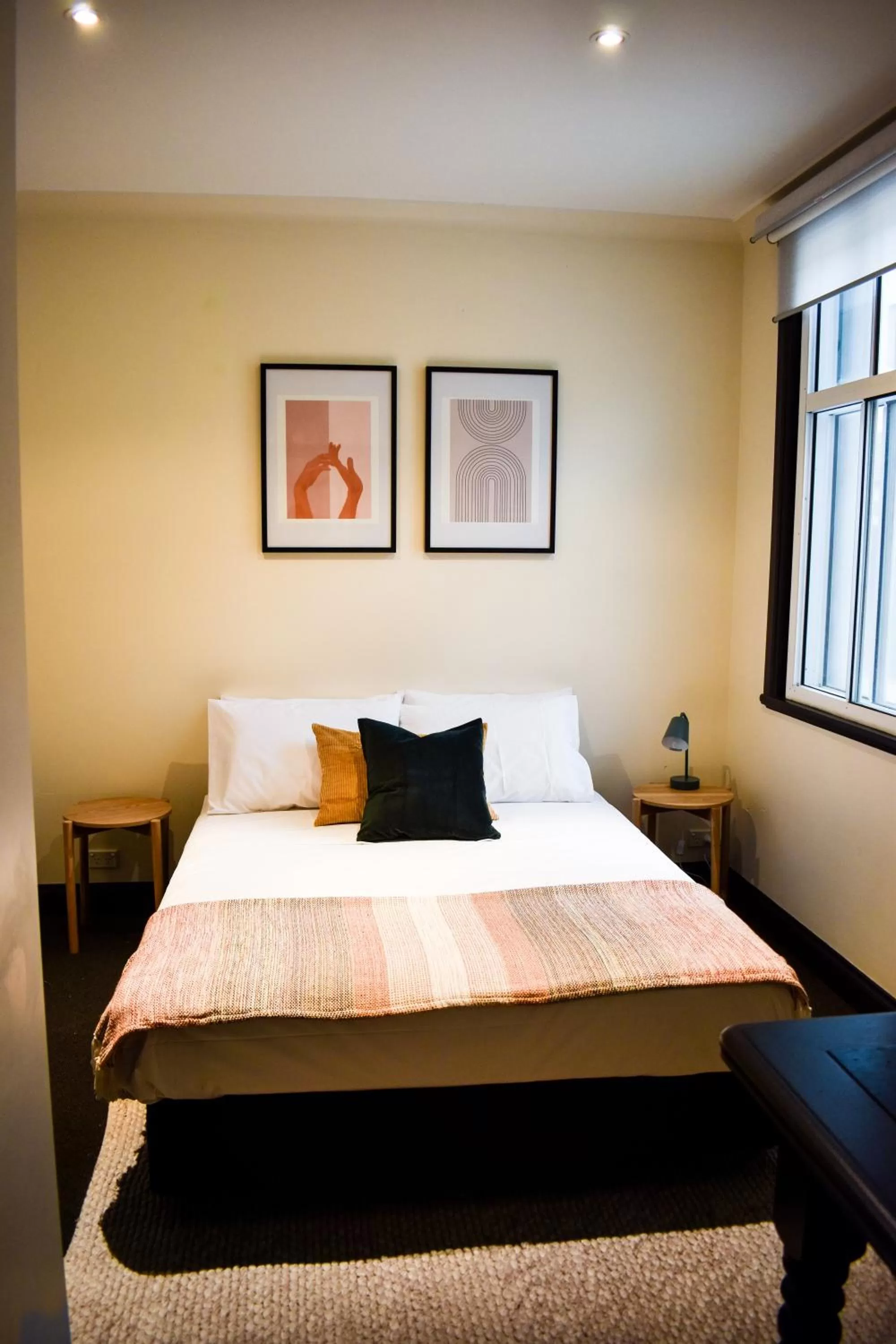 Bed in The Sherwood Hotel