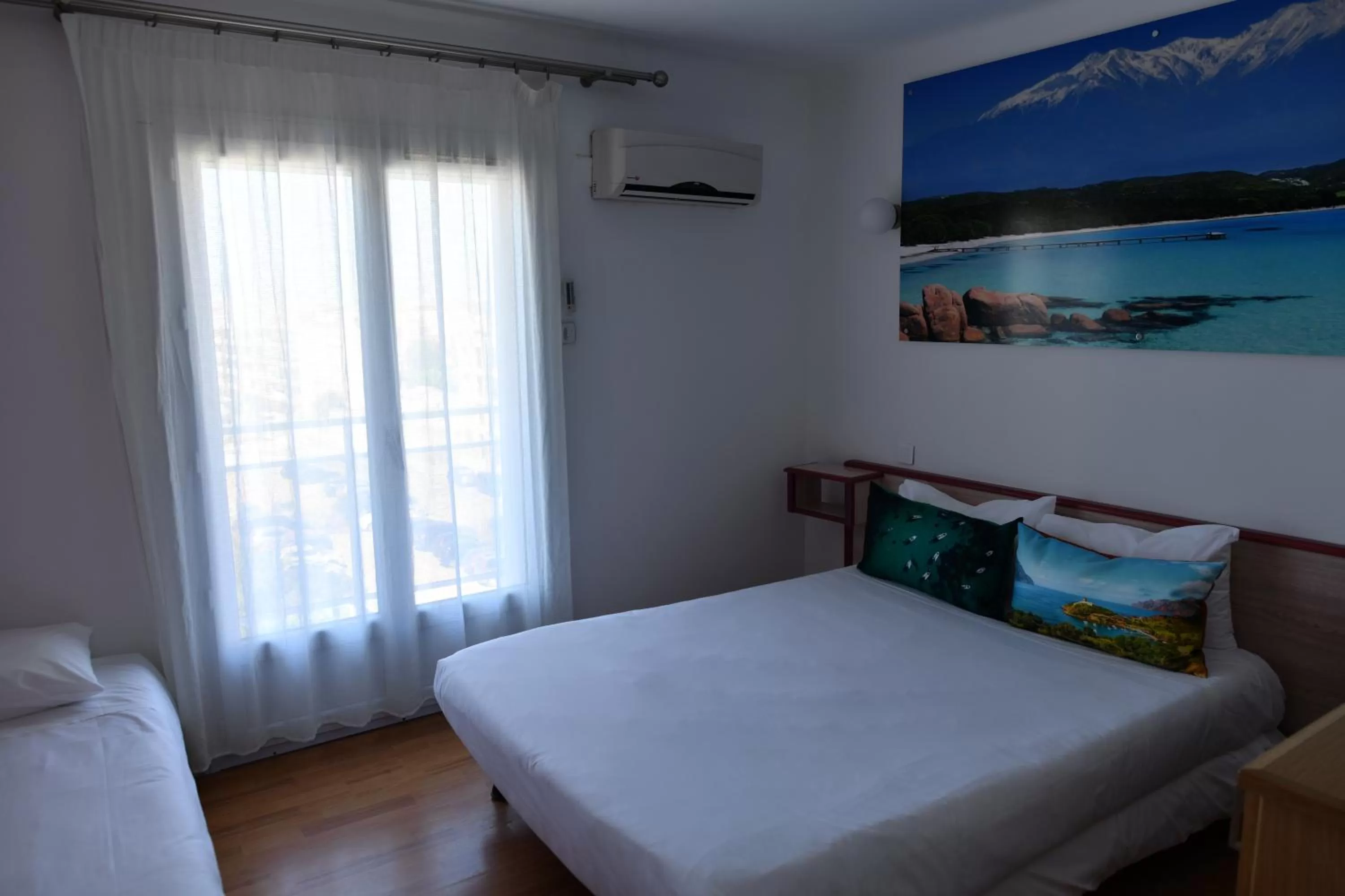 Bed in Hôtel Le Claridge