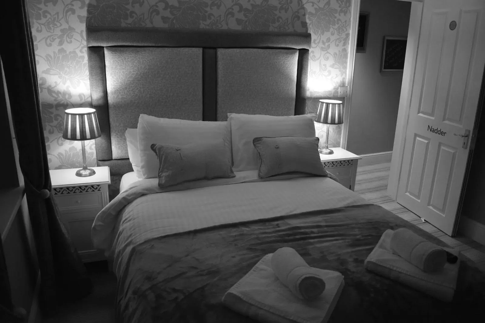 Bed in Greyhound Inn Wilton