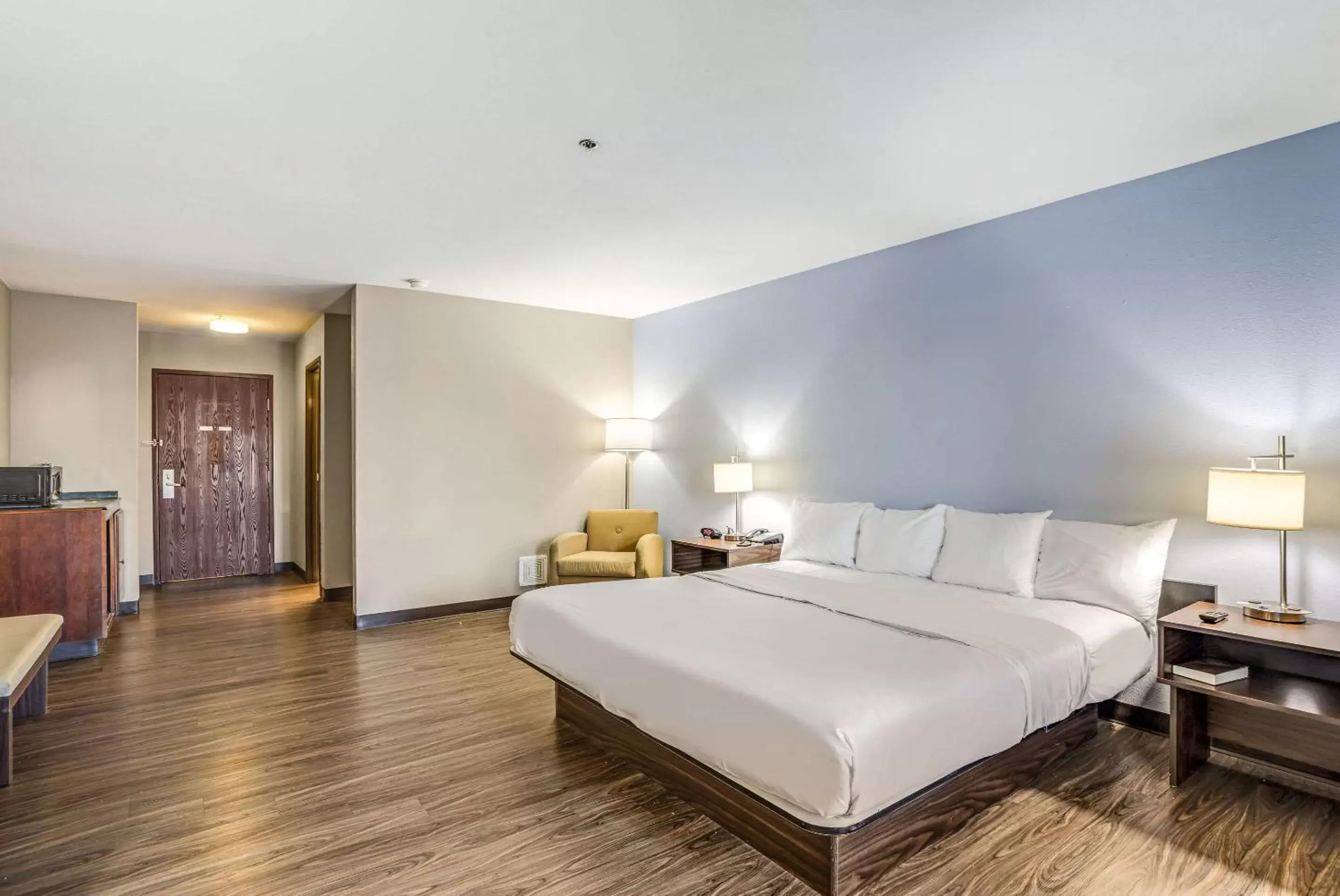 King Suite - Non Smoking in Quality Inn Calvert City - Paducah East King Suite - Non Smoking in Quality Inn Calvert City - Paducah East