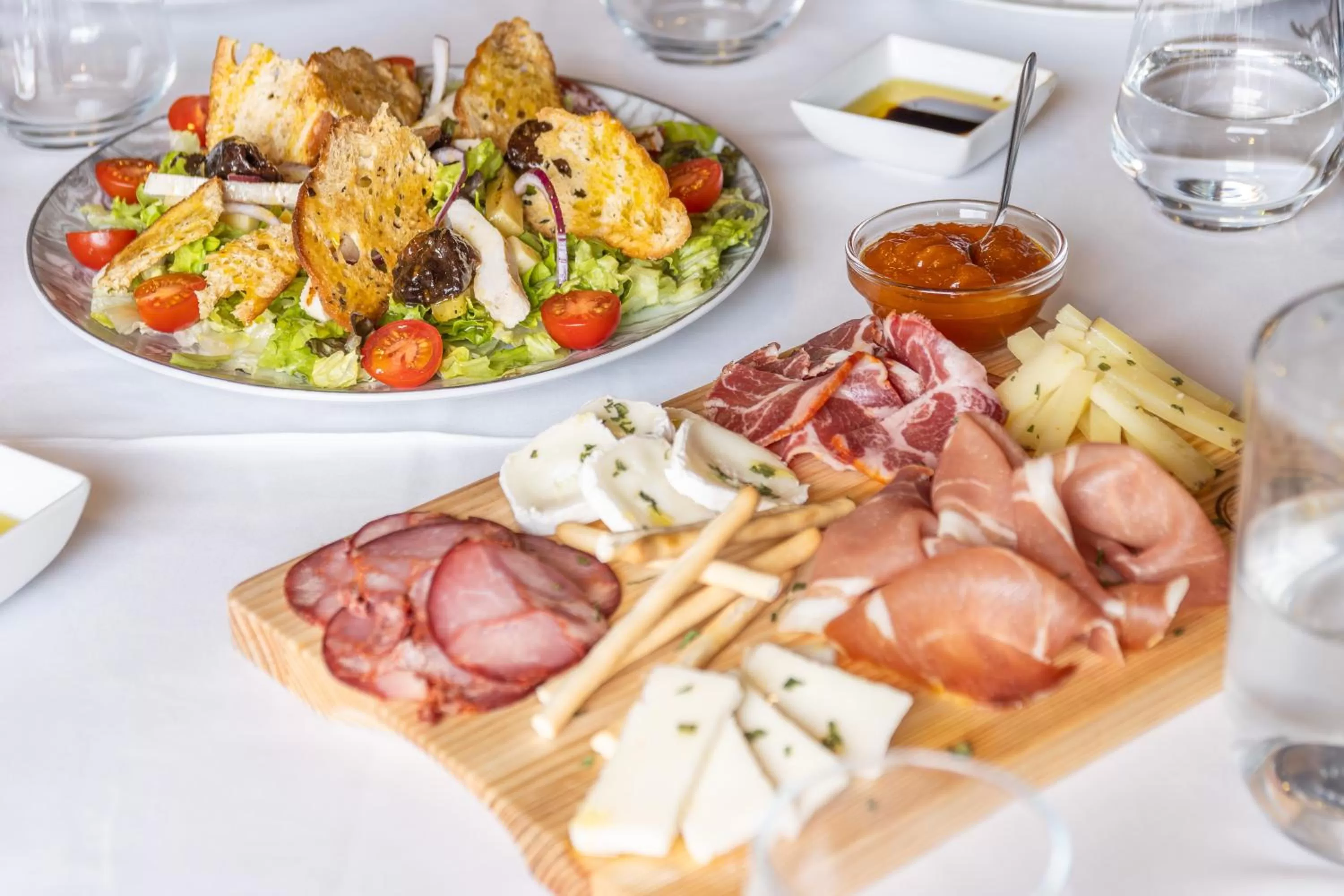 Restaurant/places to eat in Hotel Lis Batalha