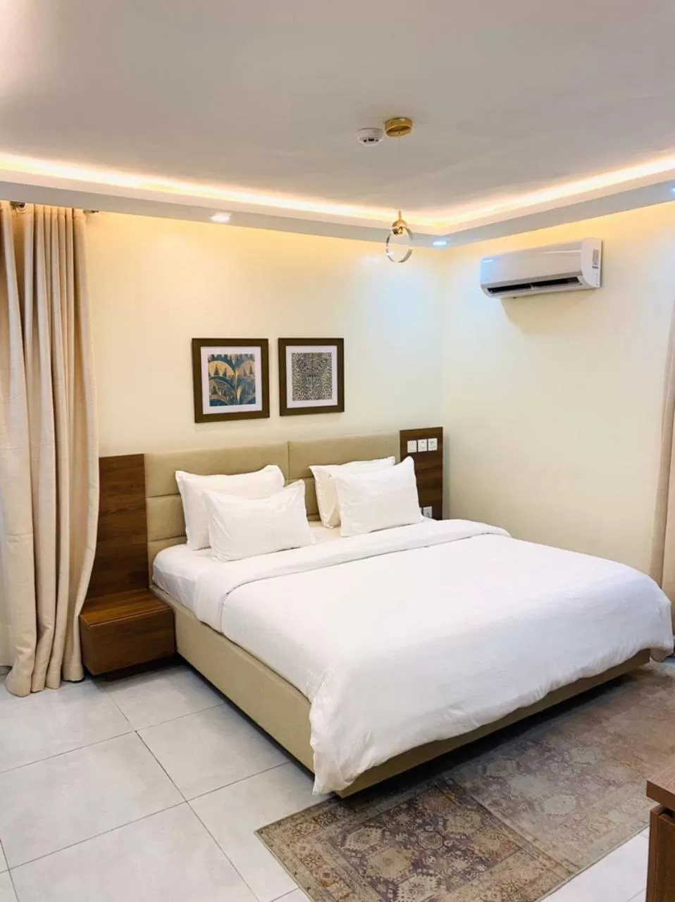Property building, Bed in Plush Hotel,Abuja