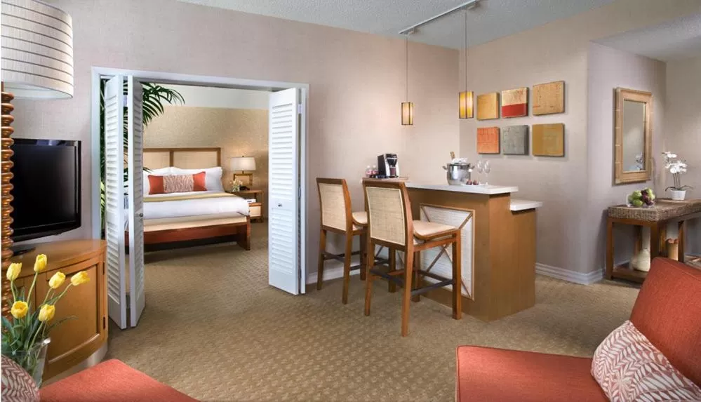 Tropicana Las Vegas a DoubleTree by Hilton Resort & Casino - Free Parking