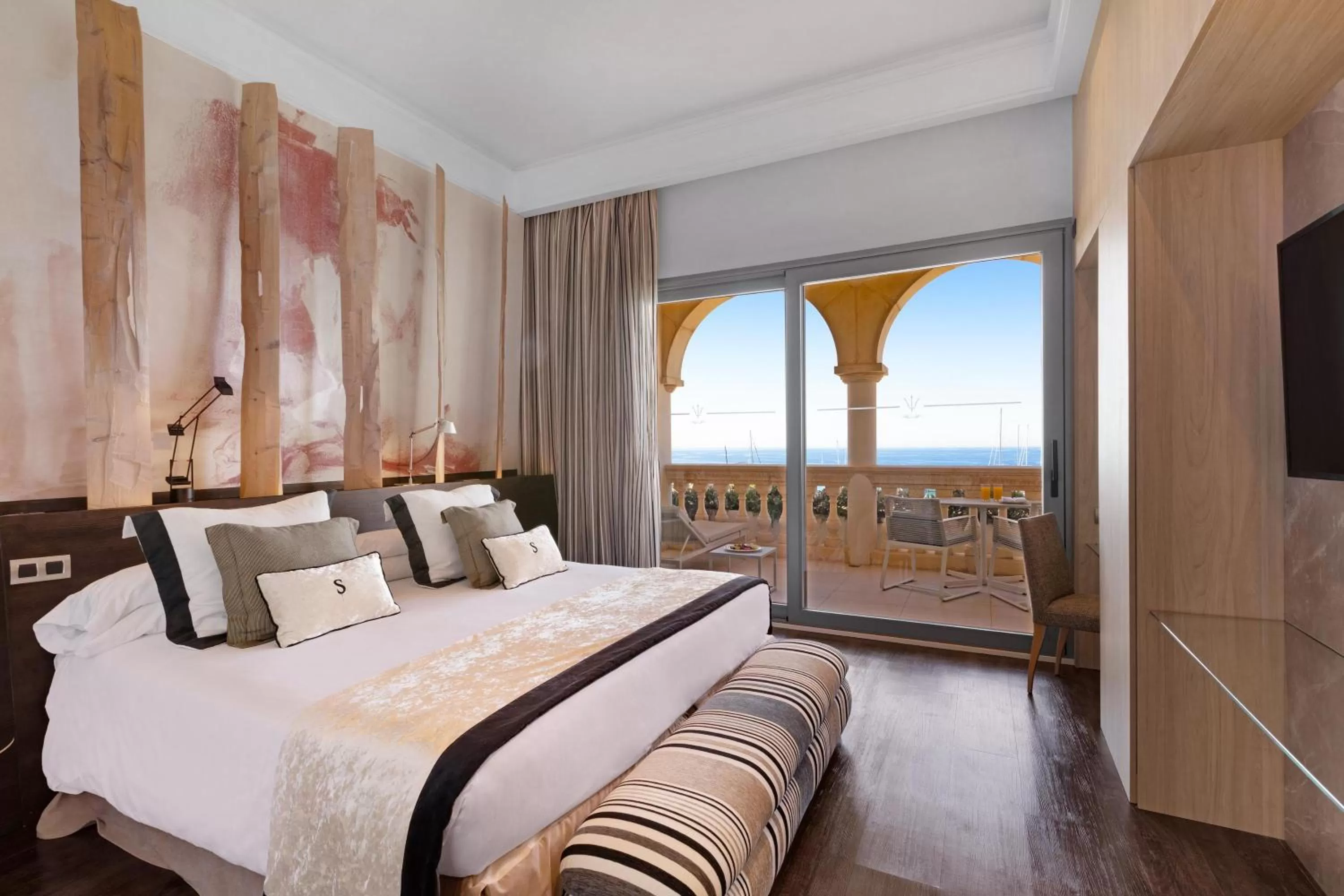 Photo of the whole room, Bed in Pure Salt Port Adriano - Adults Only