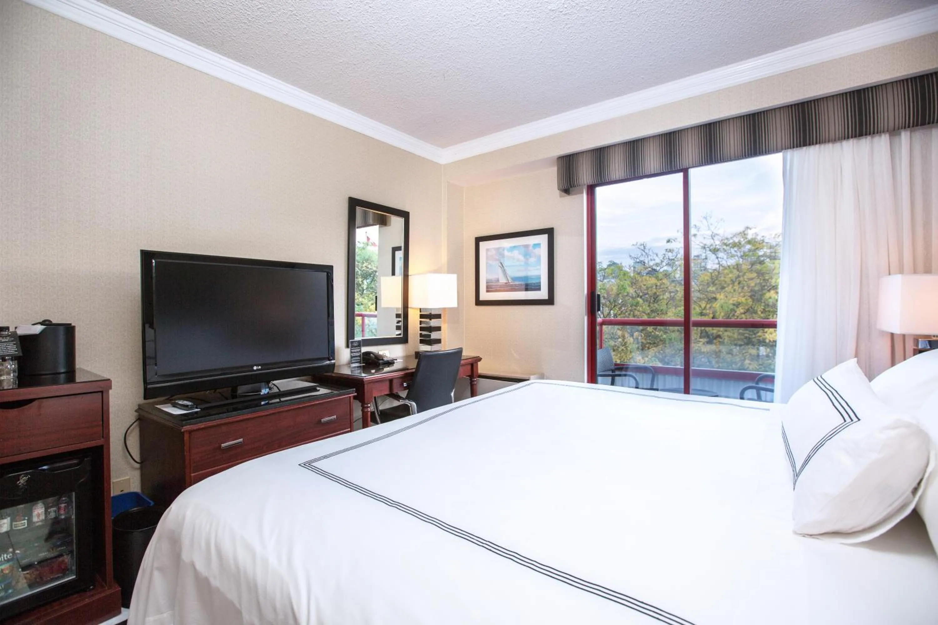 Bedroom, Bed in Granville Island Hotel