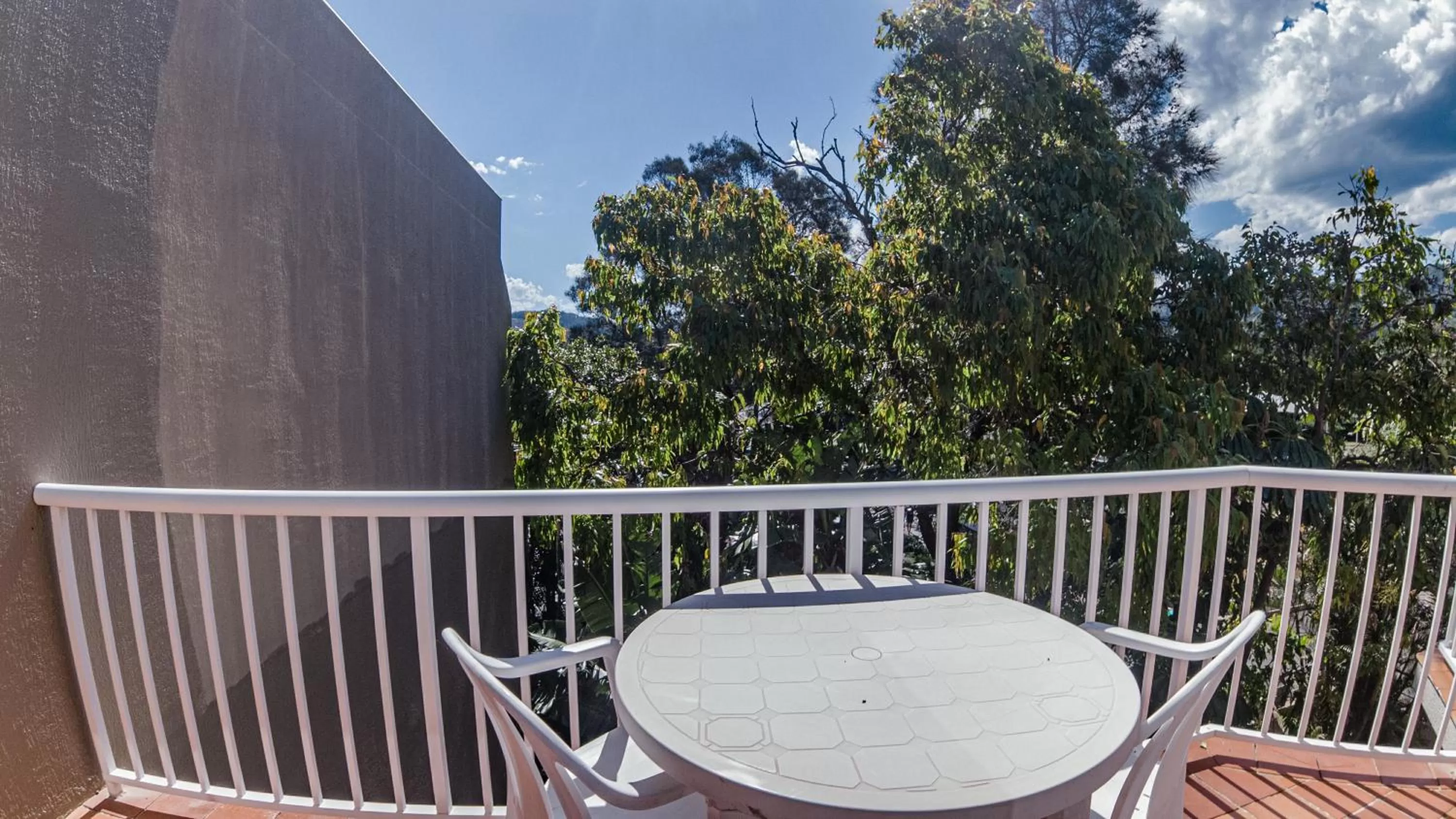 Absolute Beachfront Opal Cove Resort