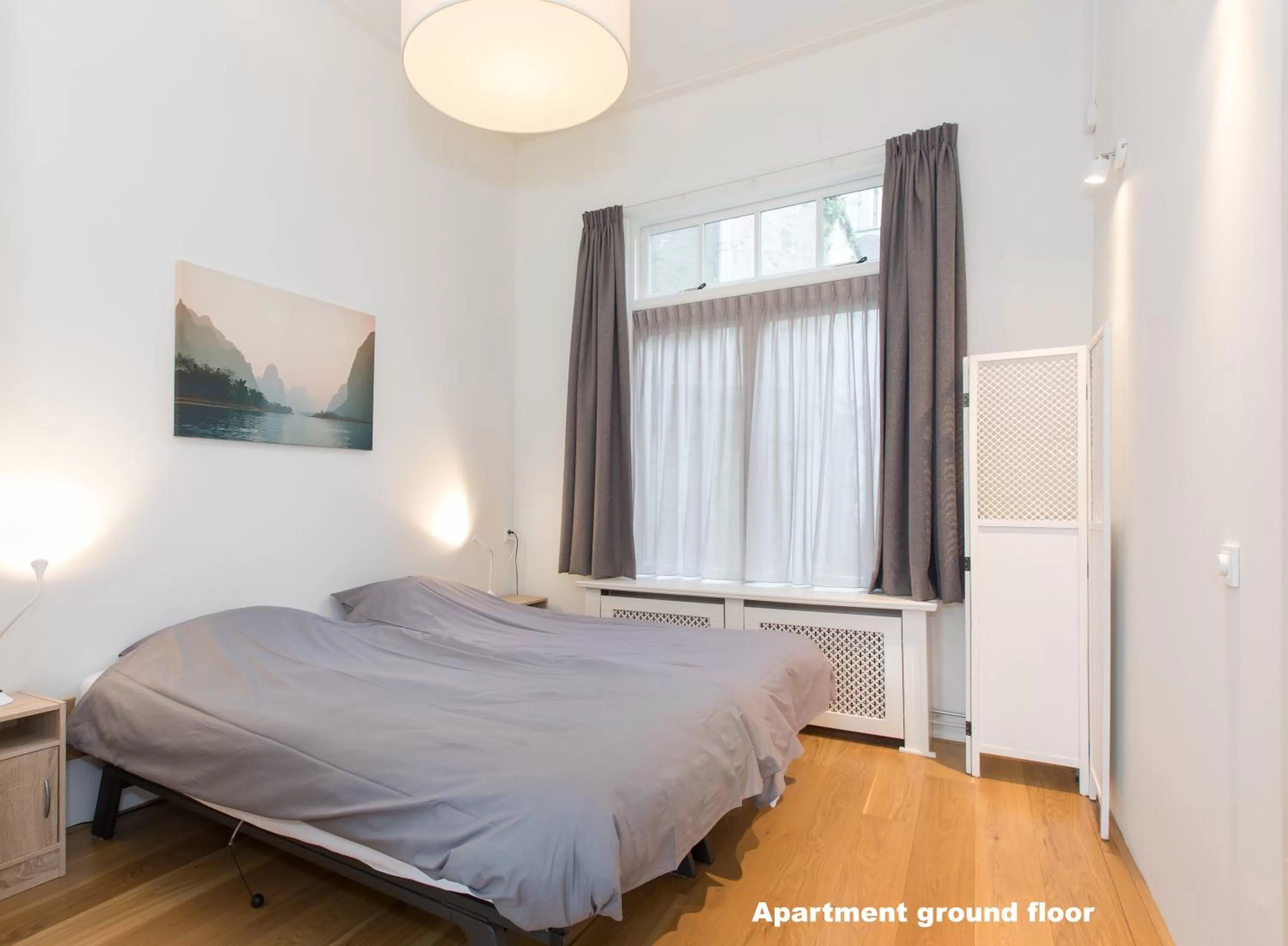 Bedroom, Bed in Hotel de Vischpoorte, centrum Deventer en aan de IJssel