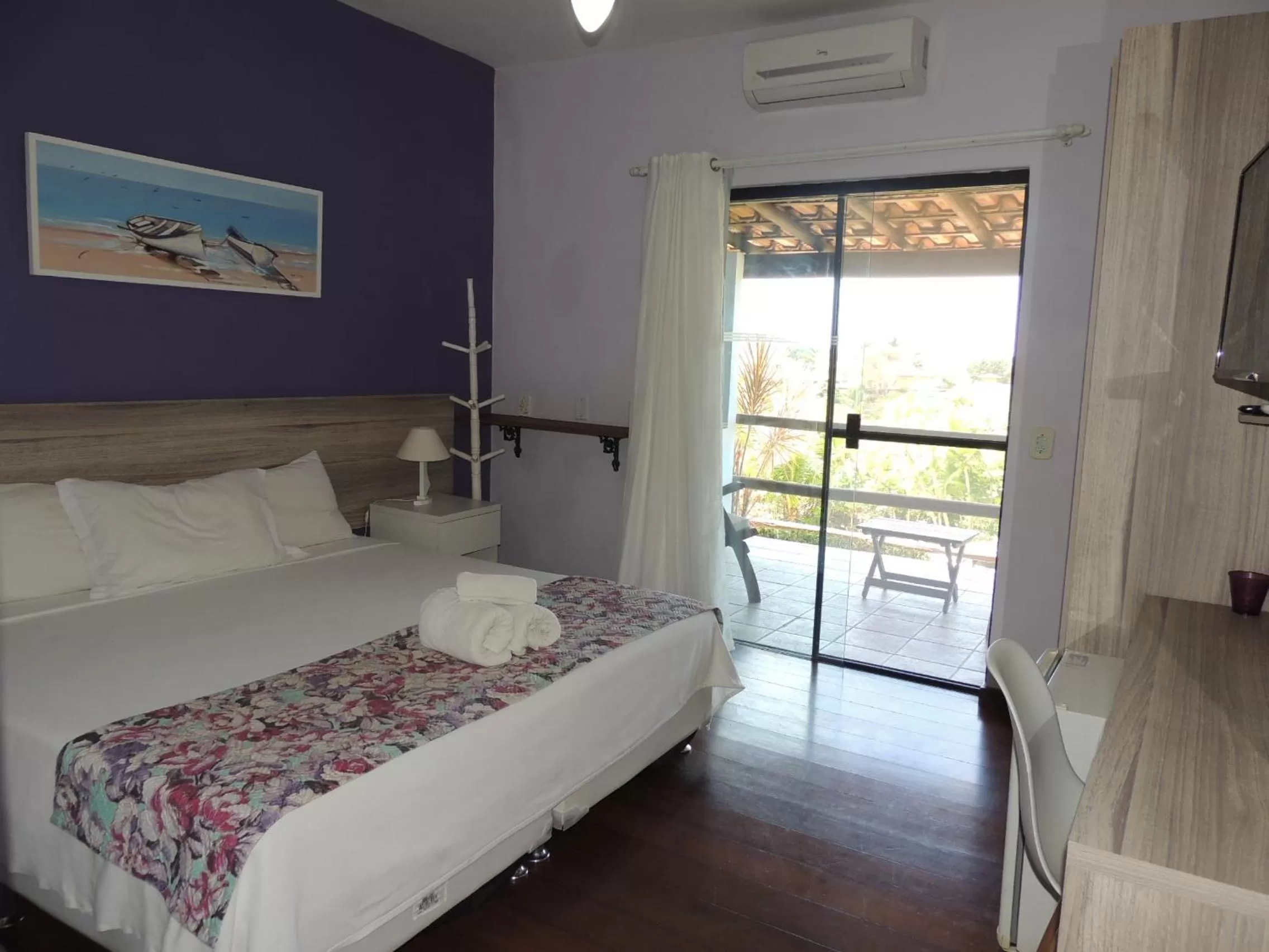 Photo of the whole room, Bed in Pousada Akaroa