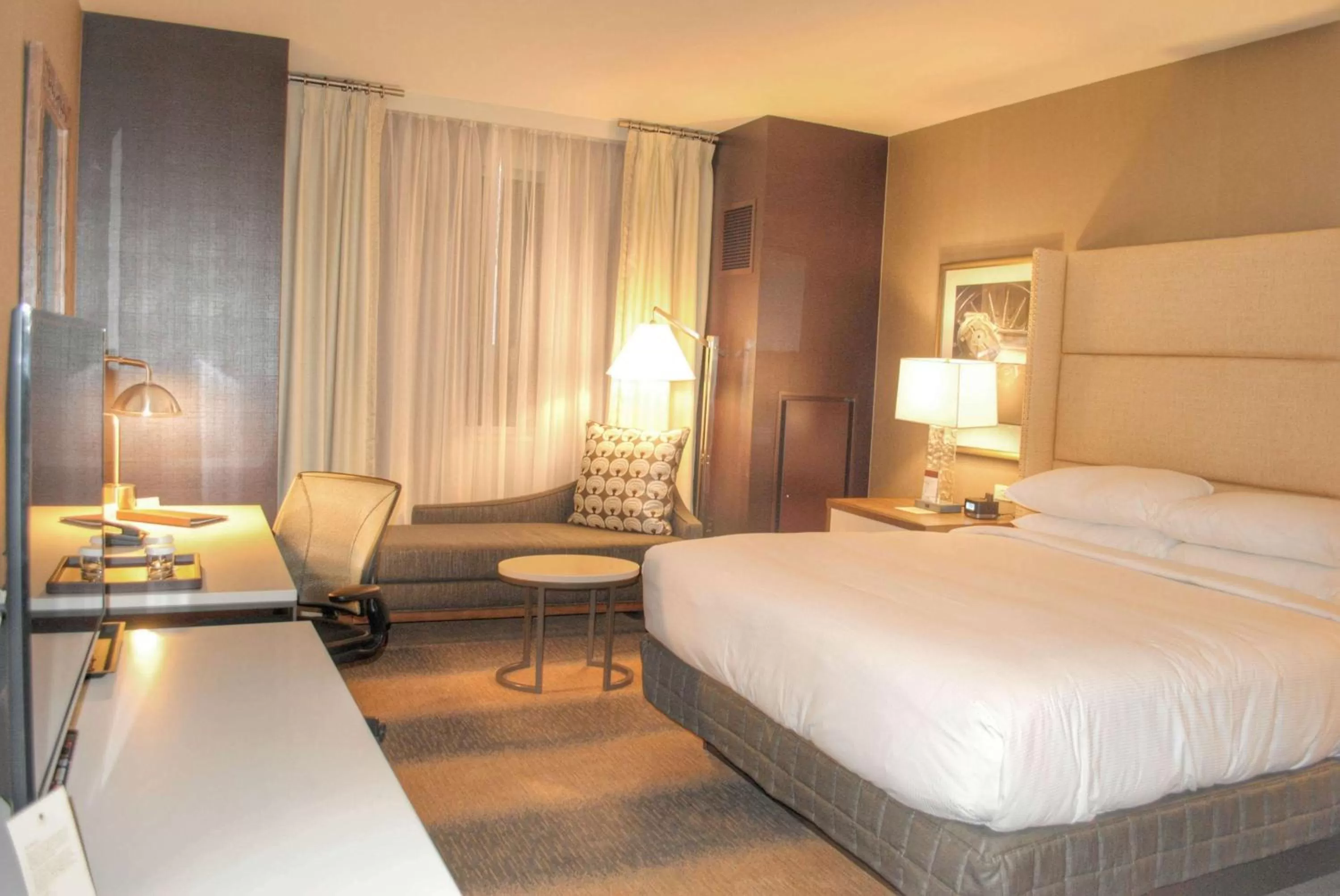 Bed in DoubleTree by Hilton Hotel Reading