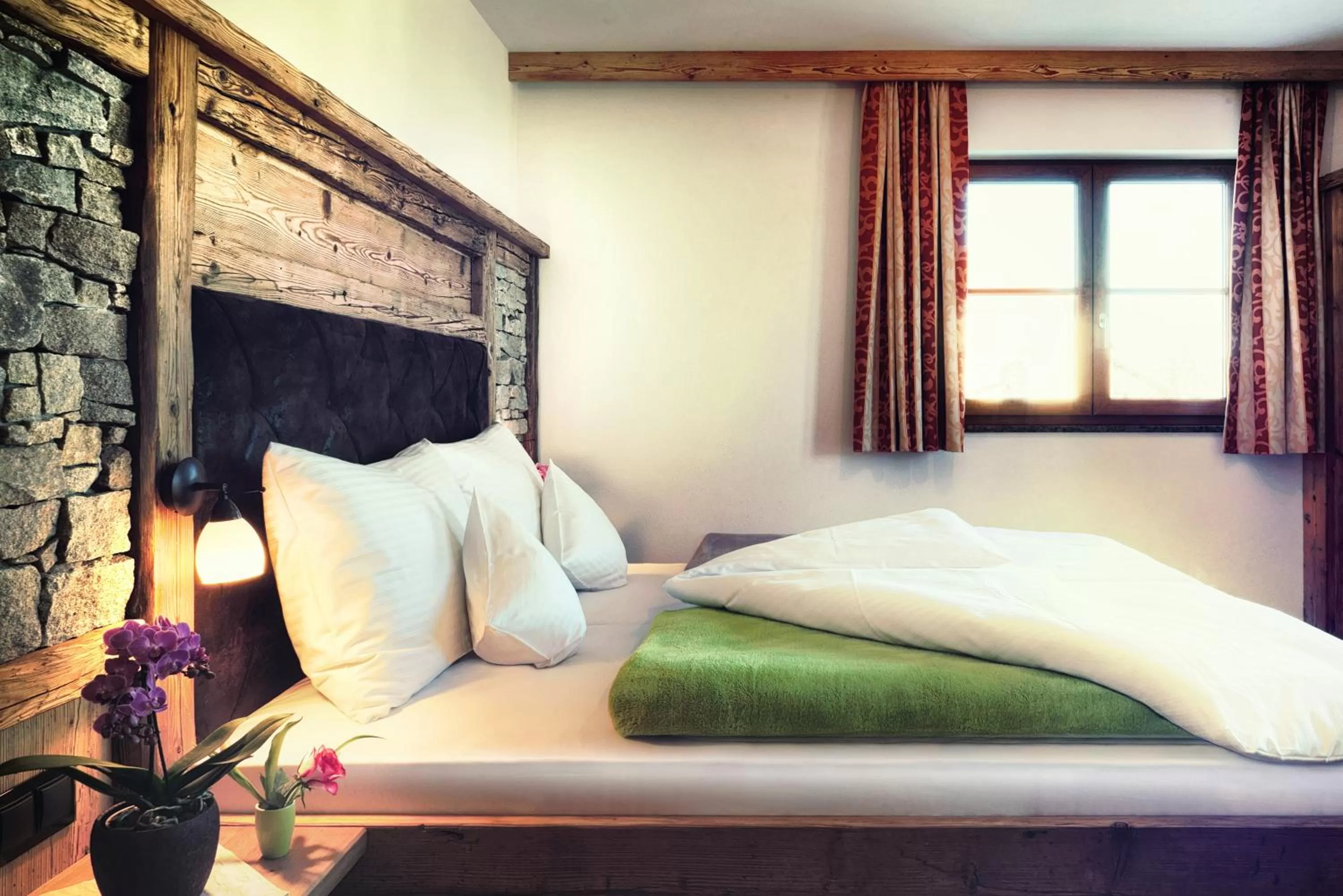 Photo of the whole room, Bed in Gasthaus Georg Ludwig Maising