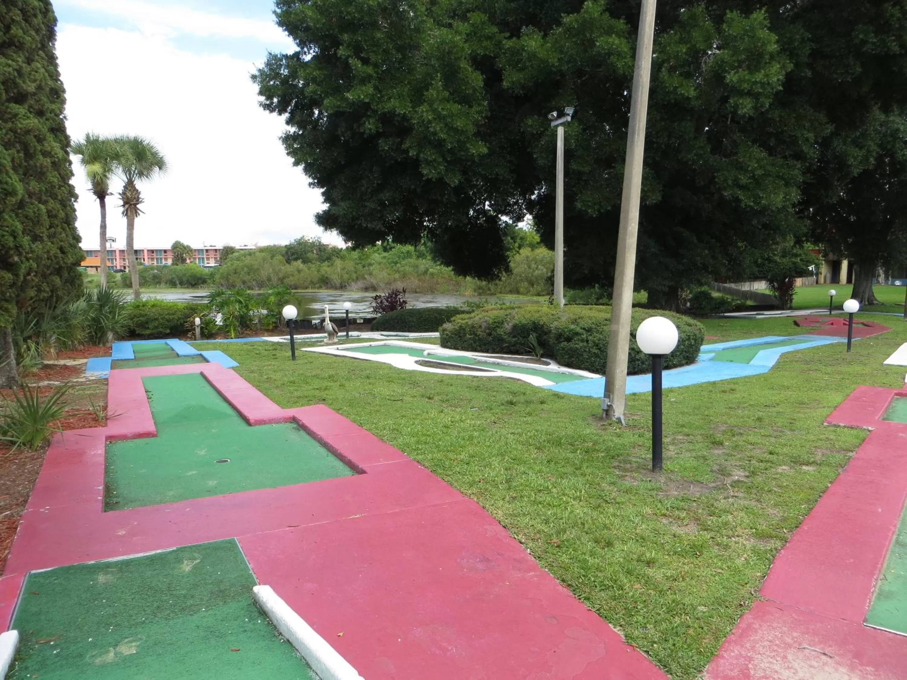 Day in Maingate Lakeside Resort