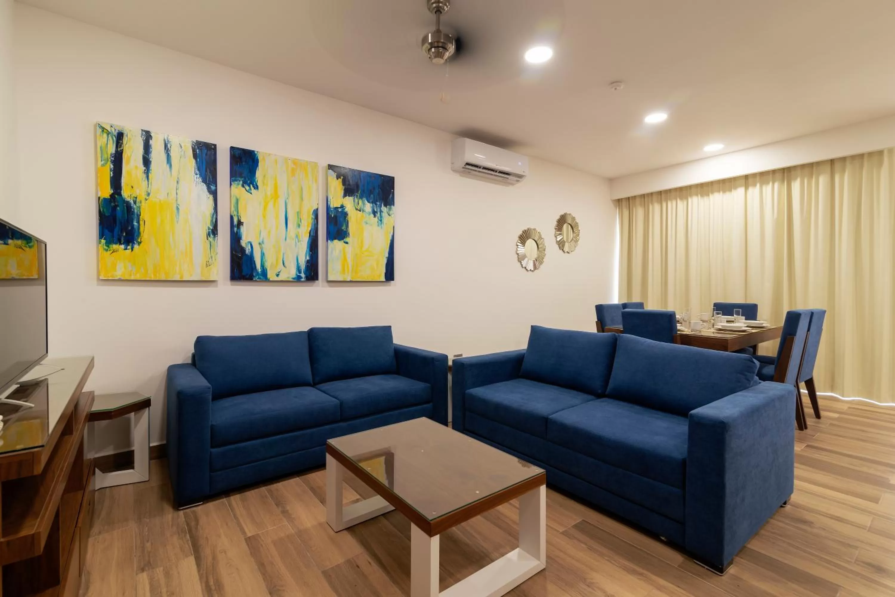 Living room in Heaven Hotel