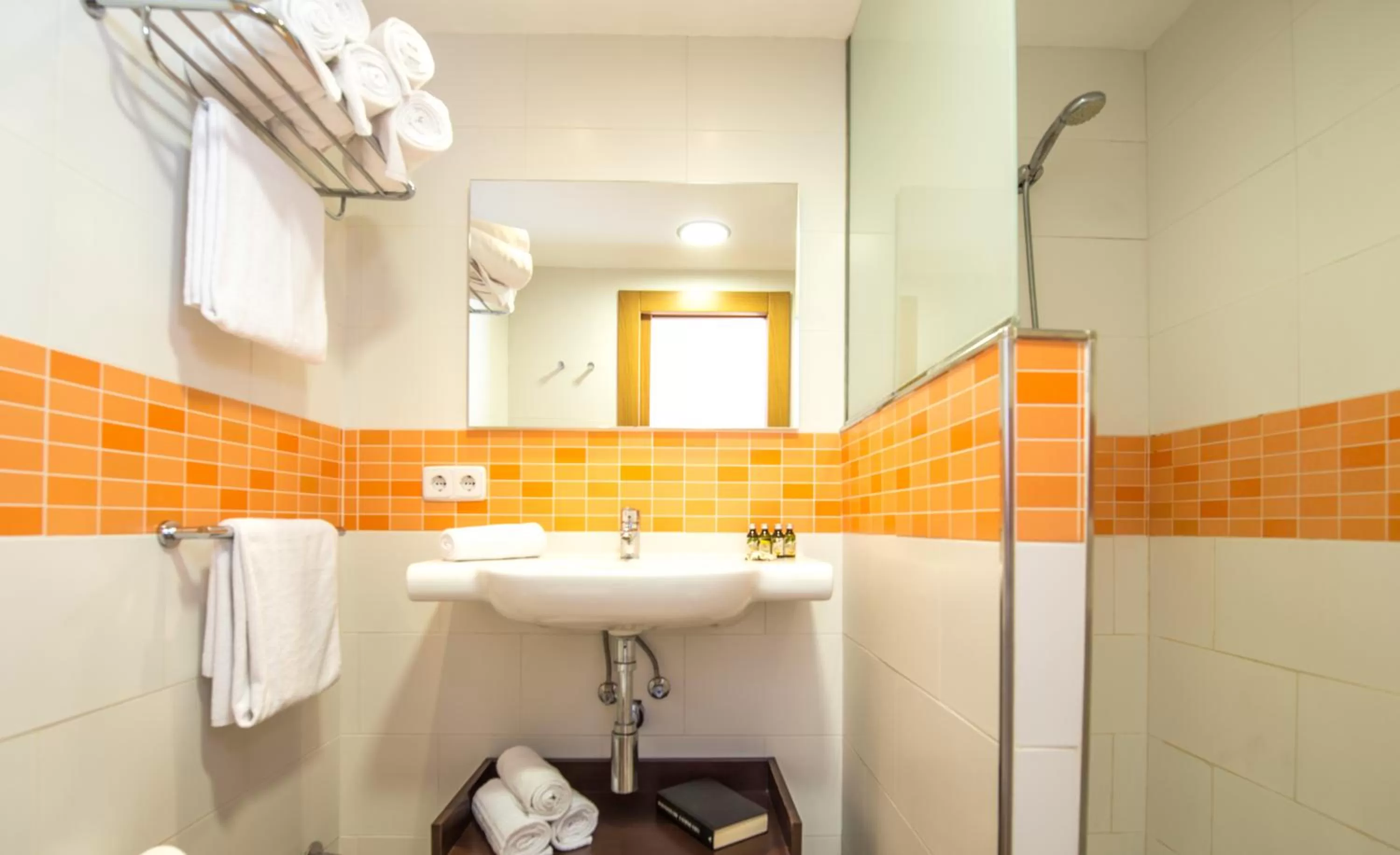 Bathroom in Aparthotel Ona Aucanada