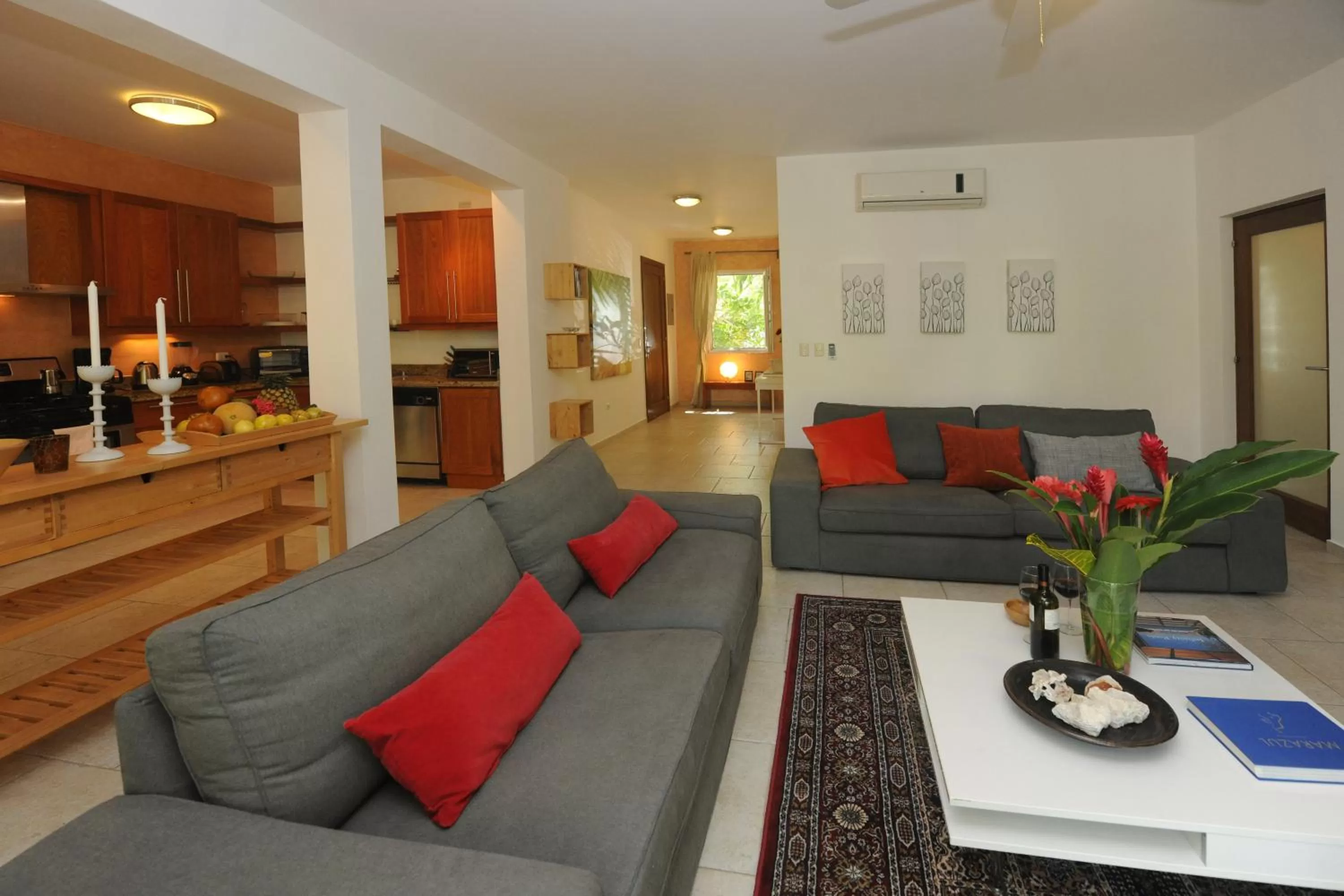 Seating area in Instyle Residences at Infiniti Blu