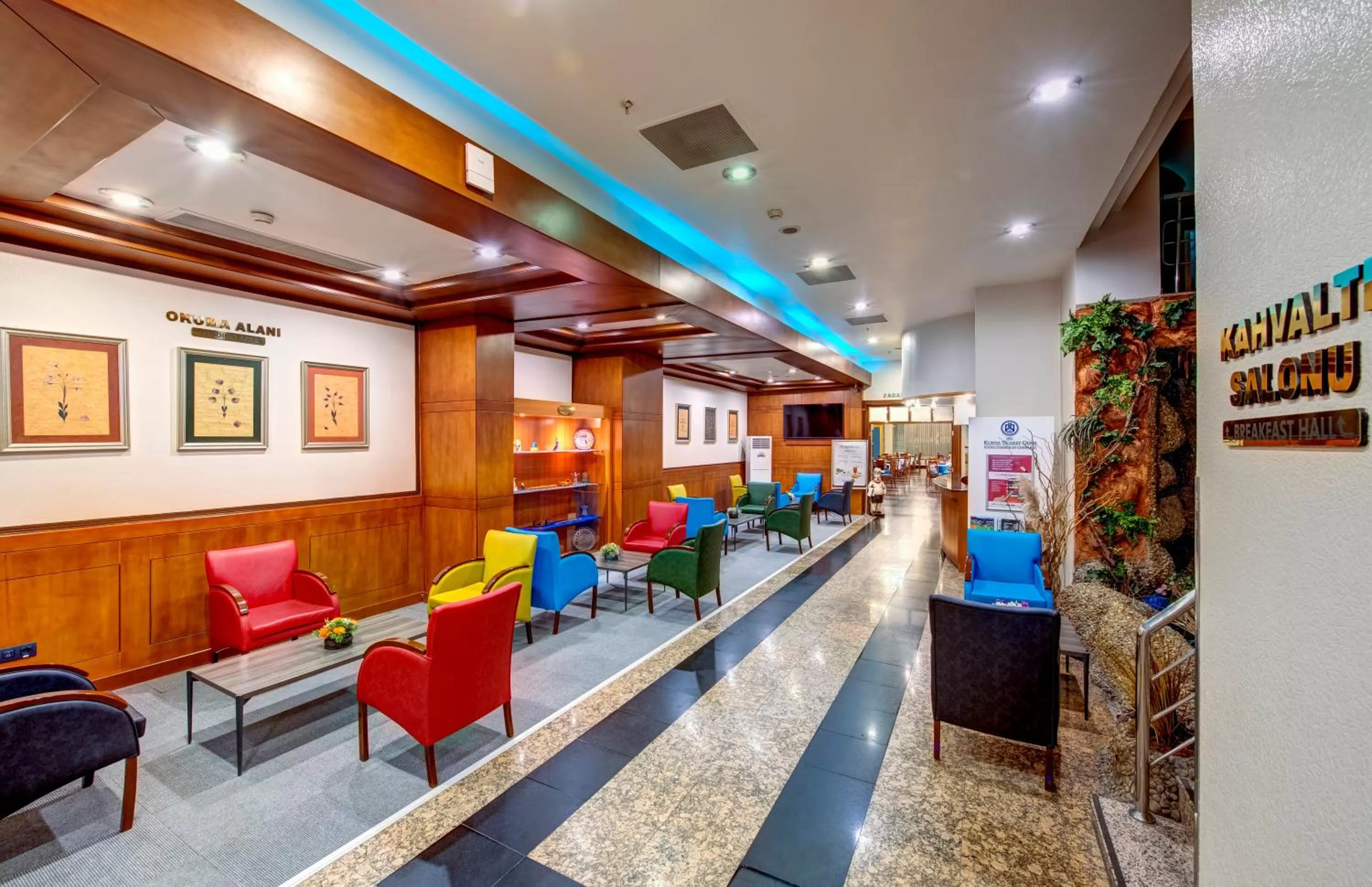 Communal lounge/ TV room in Bera Konya Hotel