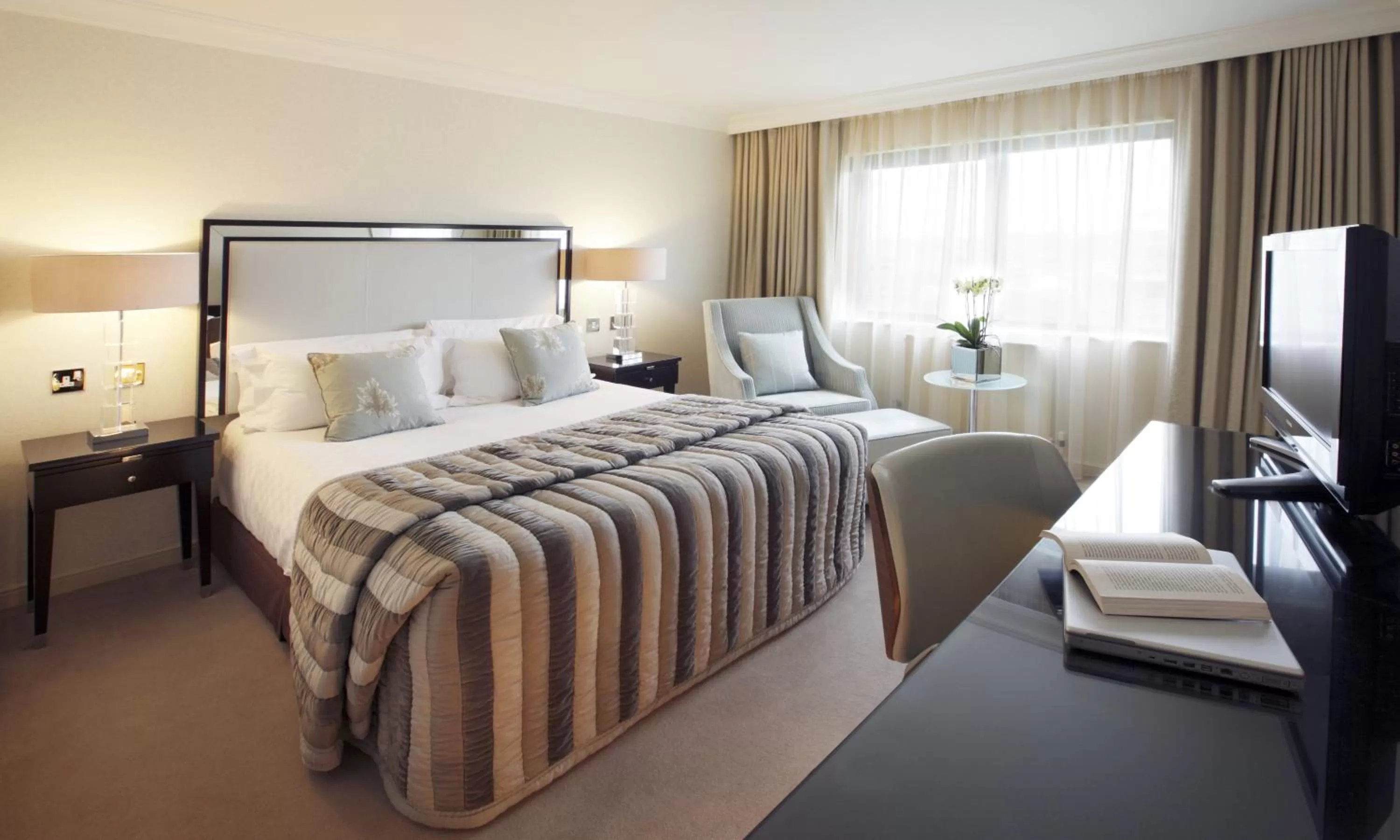 Bedroom, Bed in The Bristol Hotel