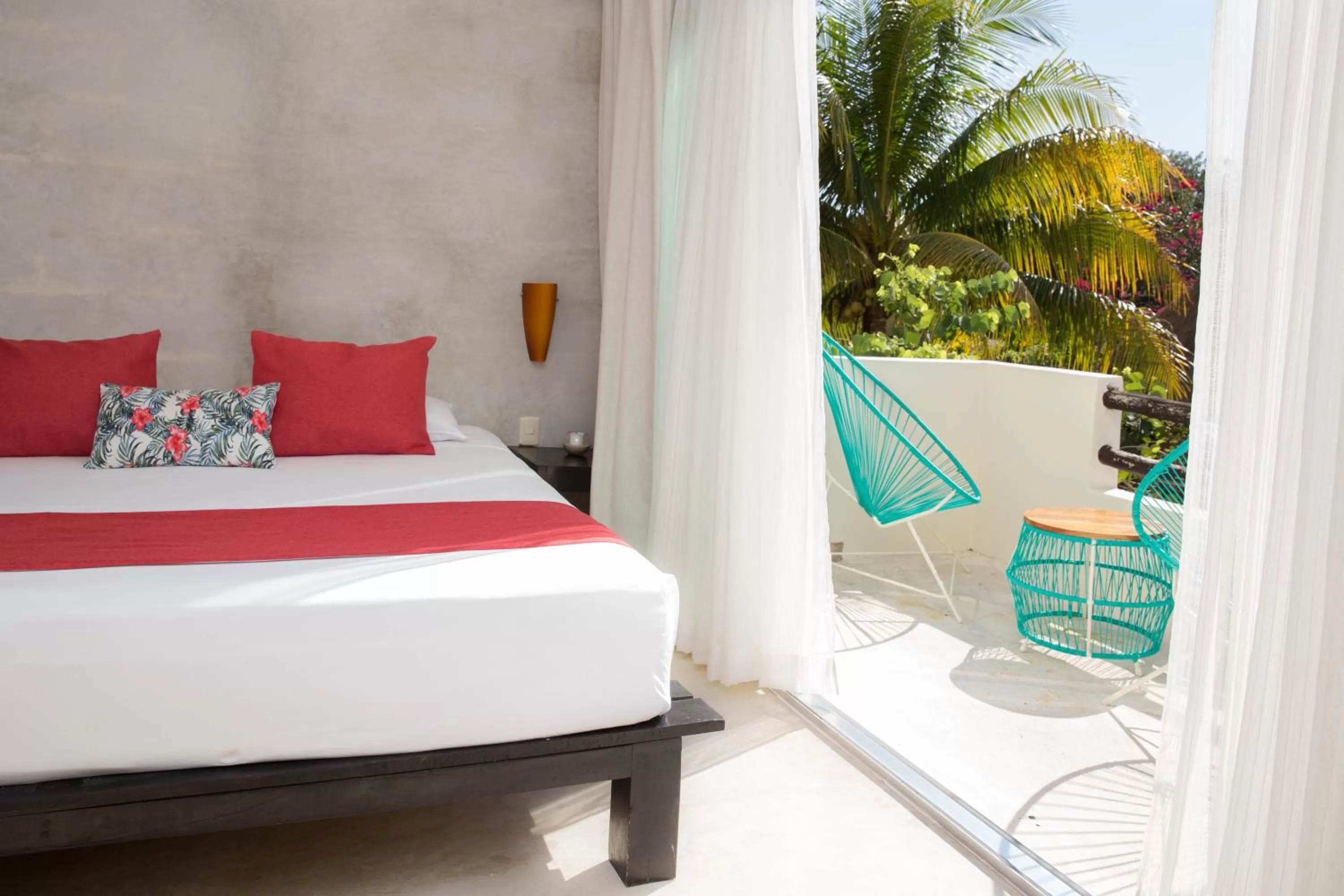 Garden view, Bed in Villas H2O