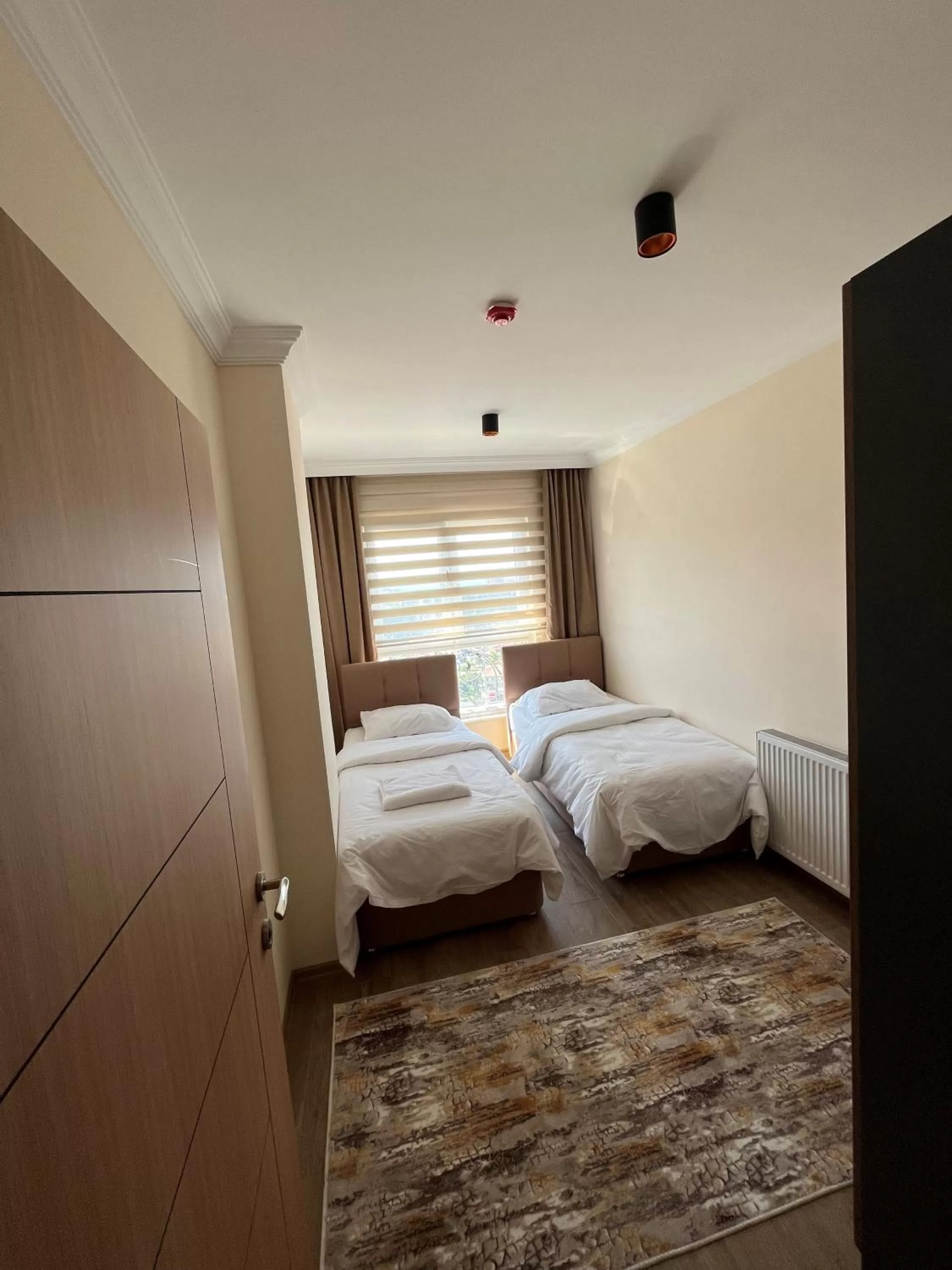 Bedroom in White House Apart