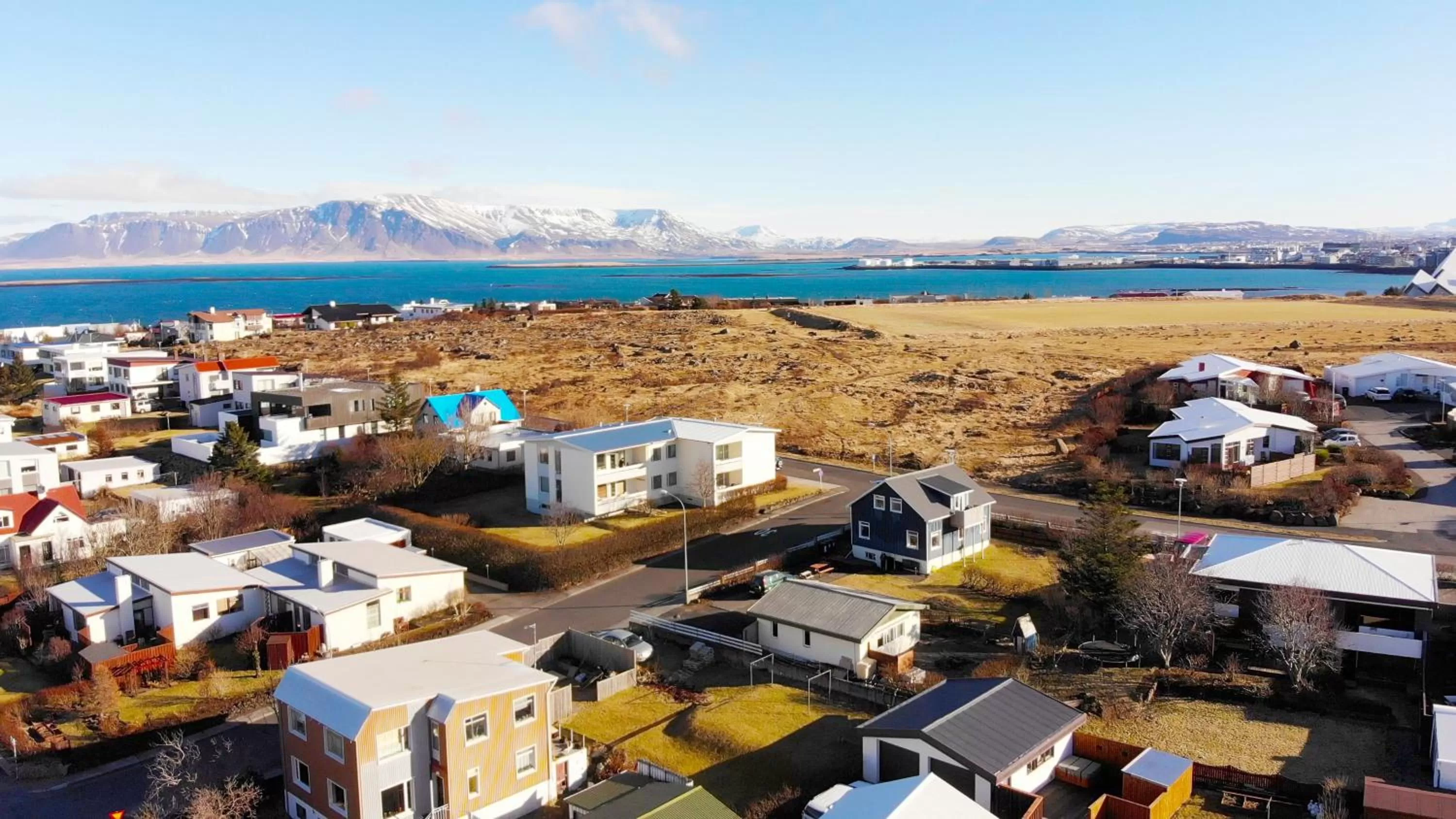 Neighbourhood, Bird's-eye View in Blue House B&B