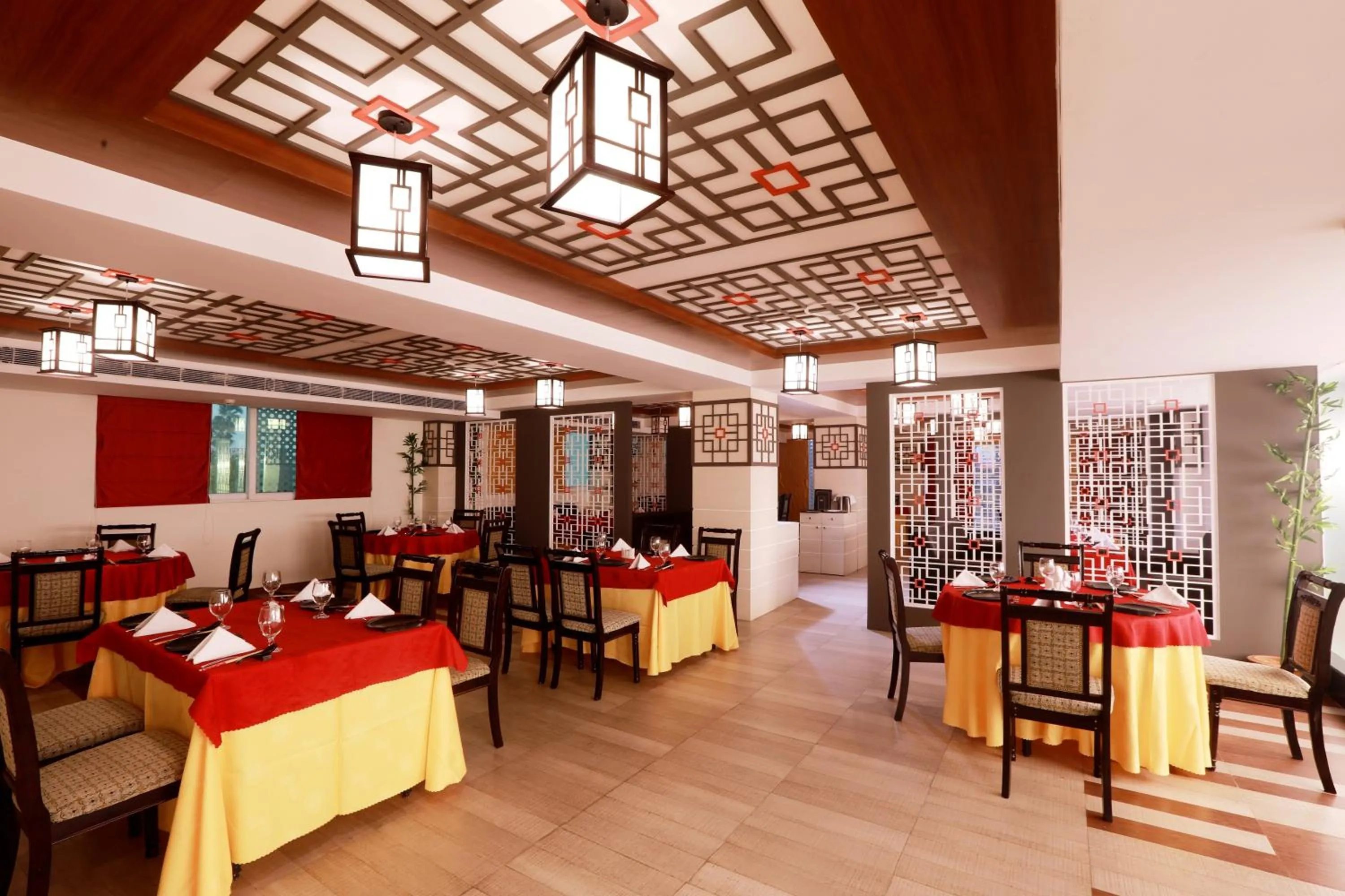 Restaurant/places to eat in Hotel Patliputra Continental