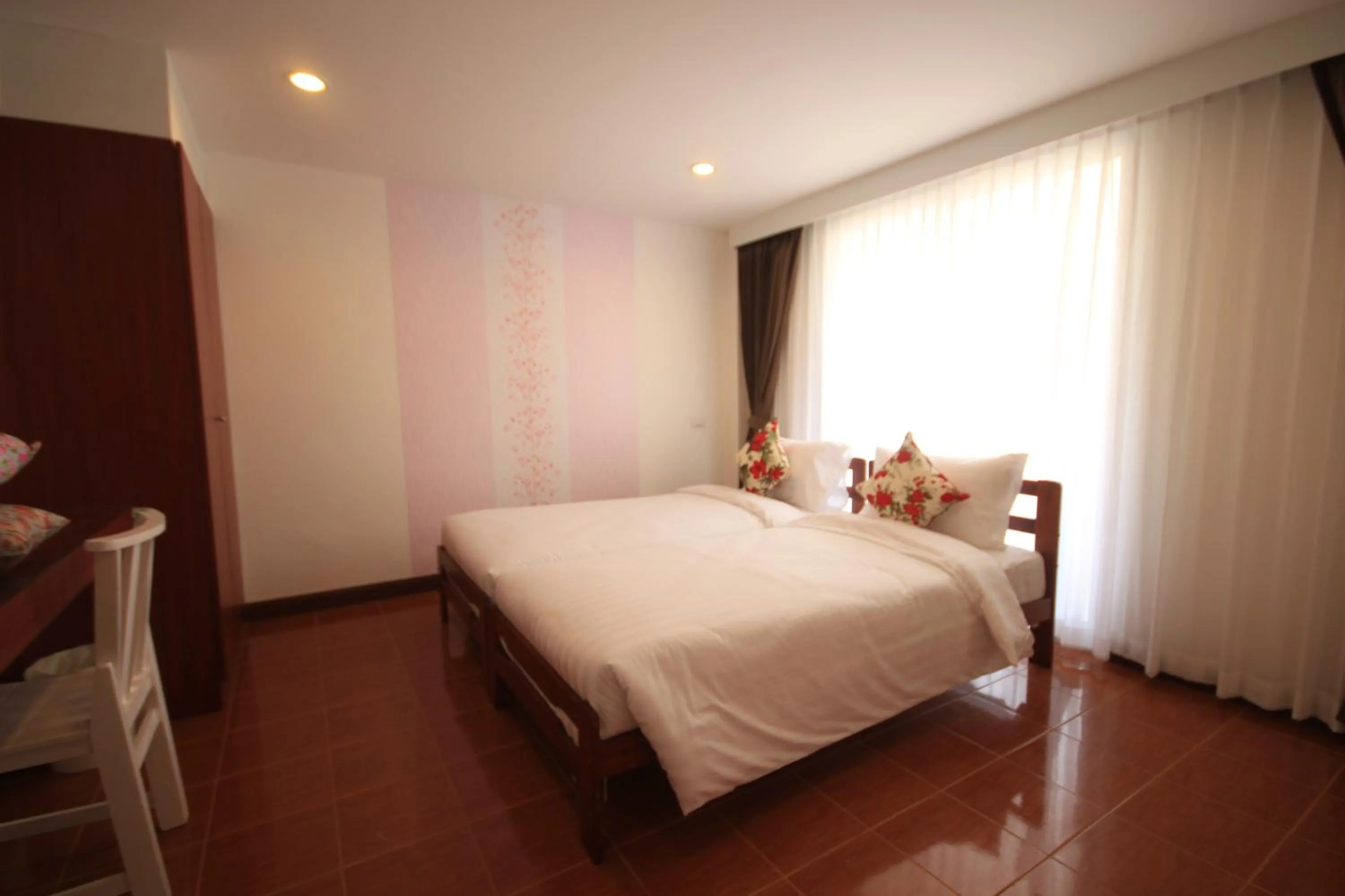 Photo of the whole room, Bed in Blissotel Ratchada