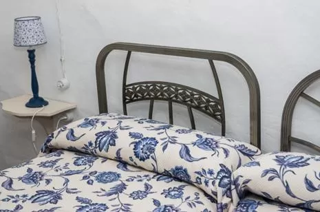 Decorative detail, Bed in Olmitos 3 Hotel boutique, Casa-Palacio