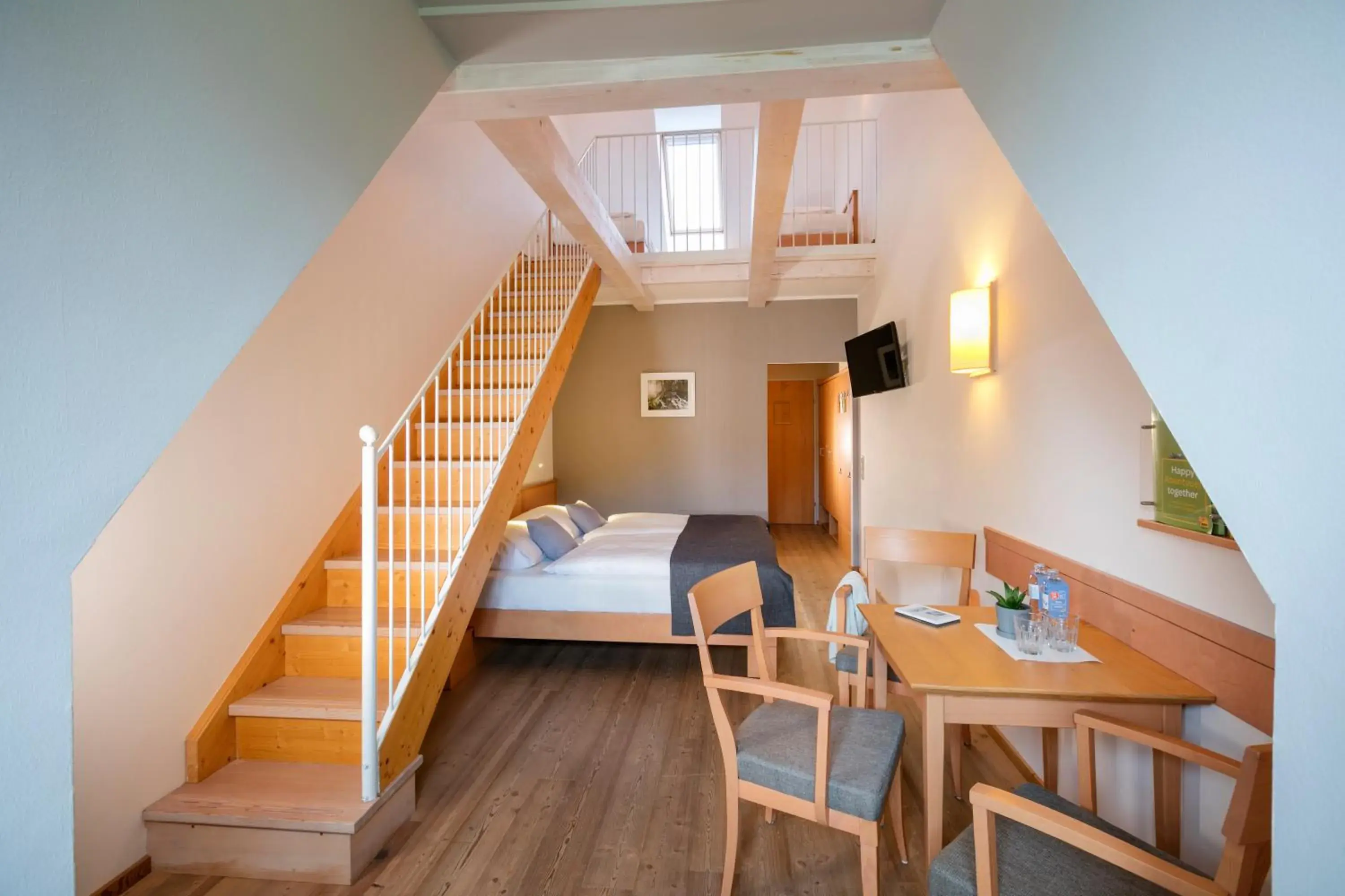 Comfort Vierbettzimmer in JUFA Hotel Schloss Röthelstein Comfort Vierbettzimmer in JUFA Hotel Schloss Röthelstein