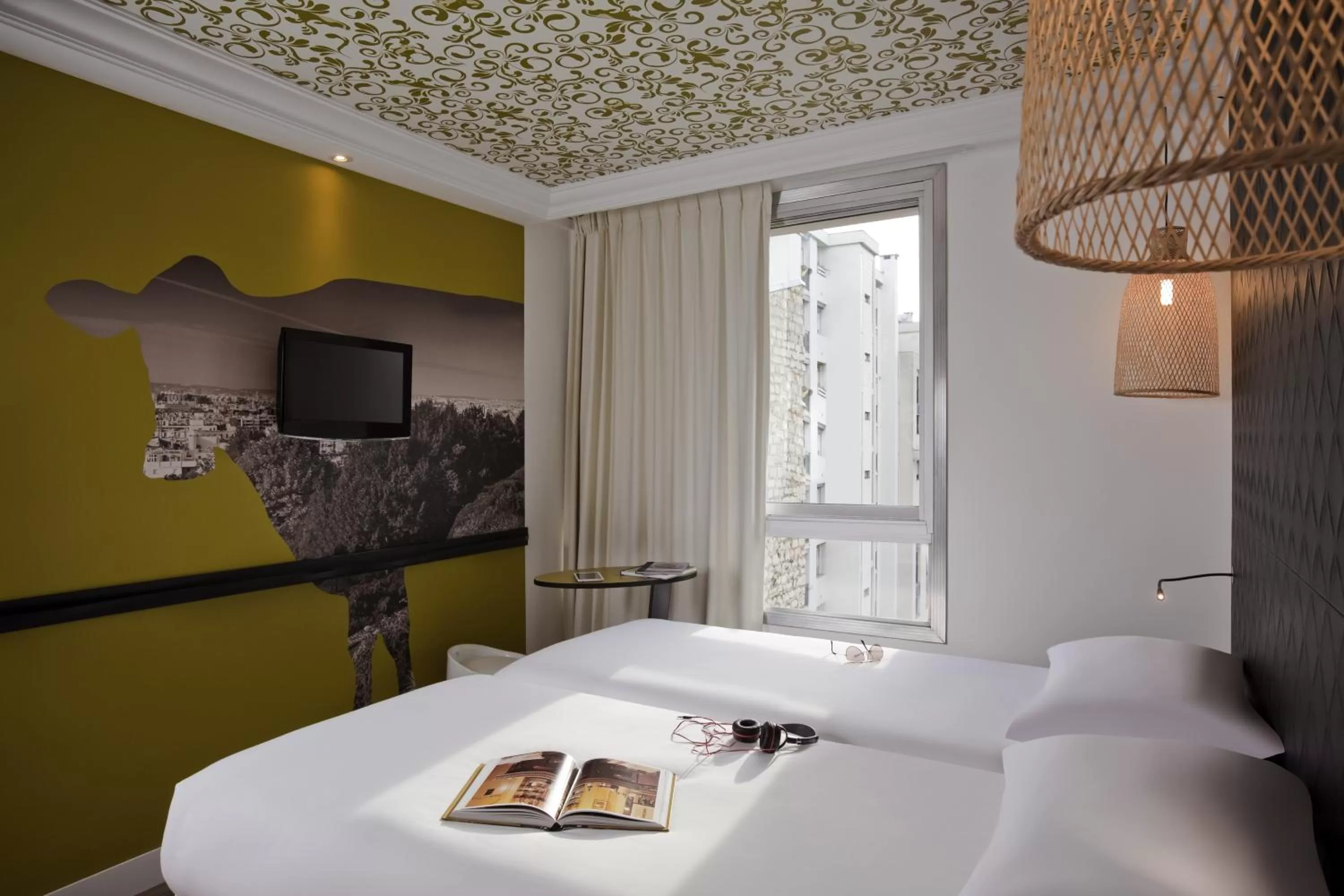 Bed in ibis Styles Paris Buttes Chaumont