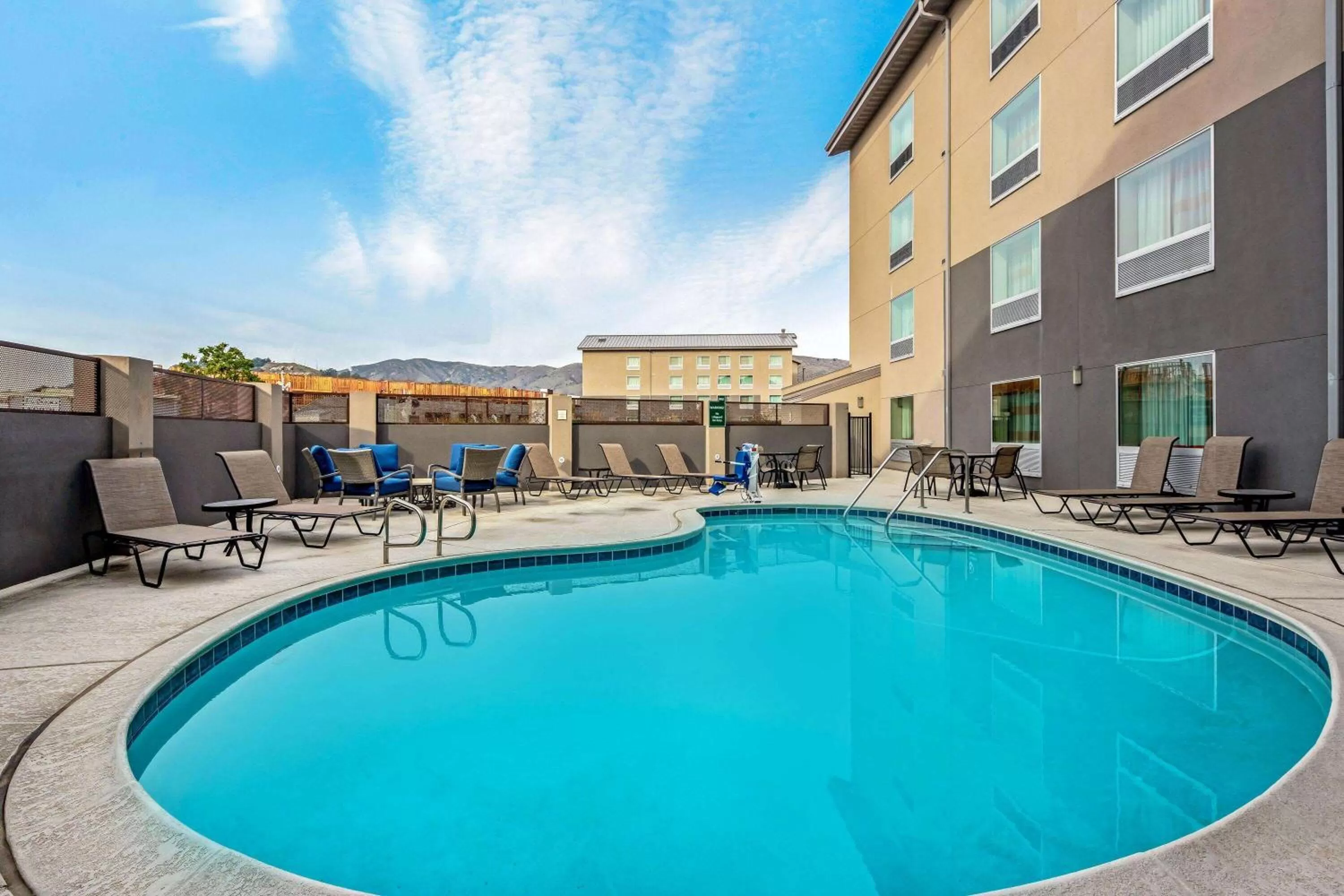 Pool view in La Quinta by Wyndham San Francisco Airport North - Free Airport Shuttle