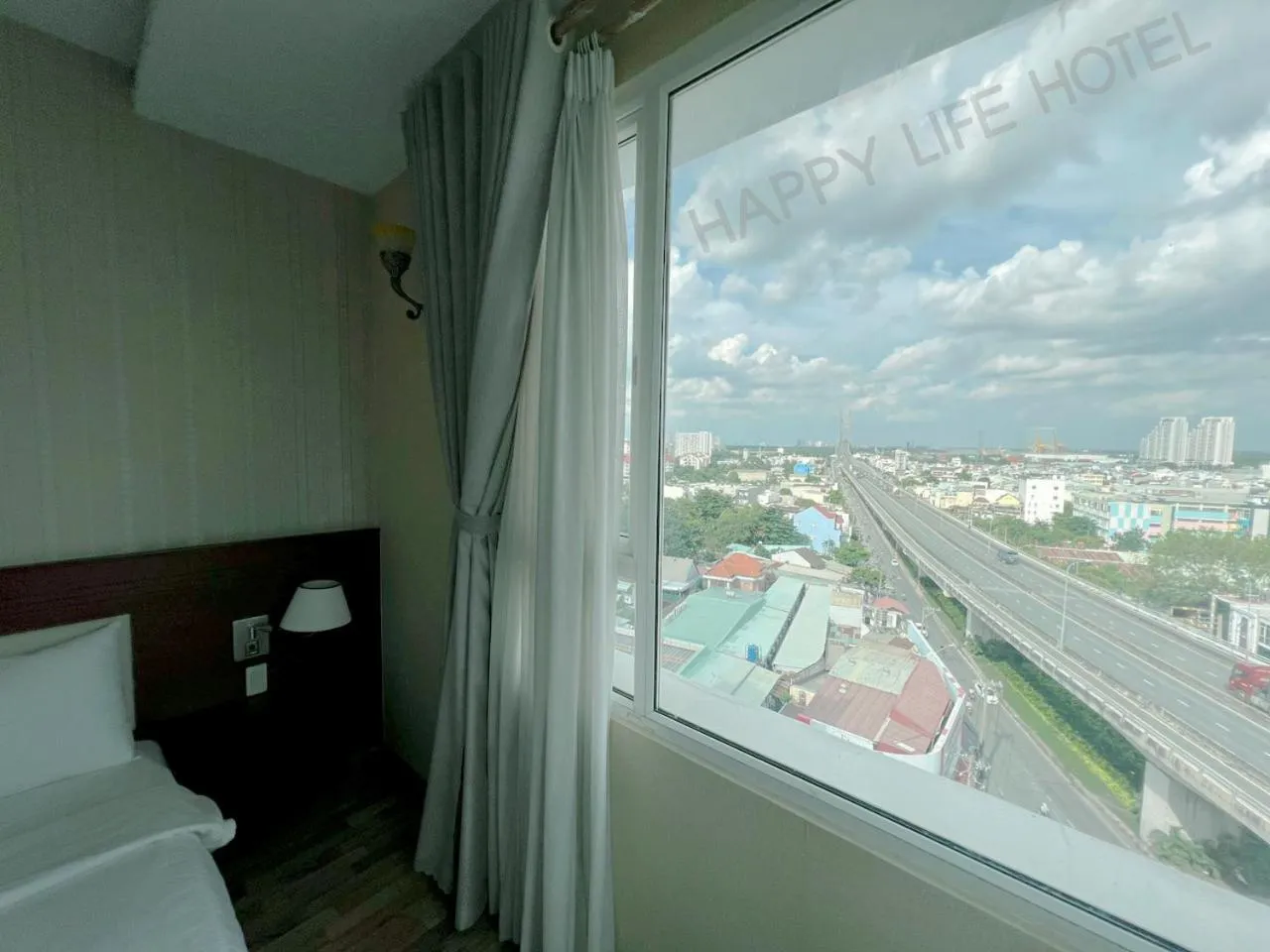 City view in Happy Life Hotel District 7 Gần SECC
