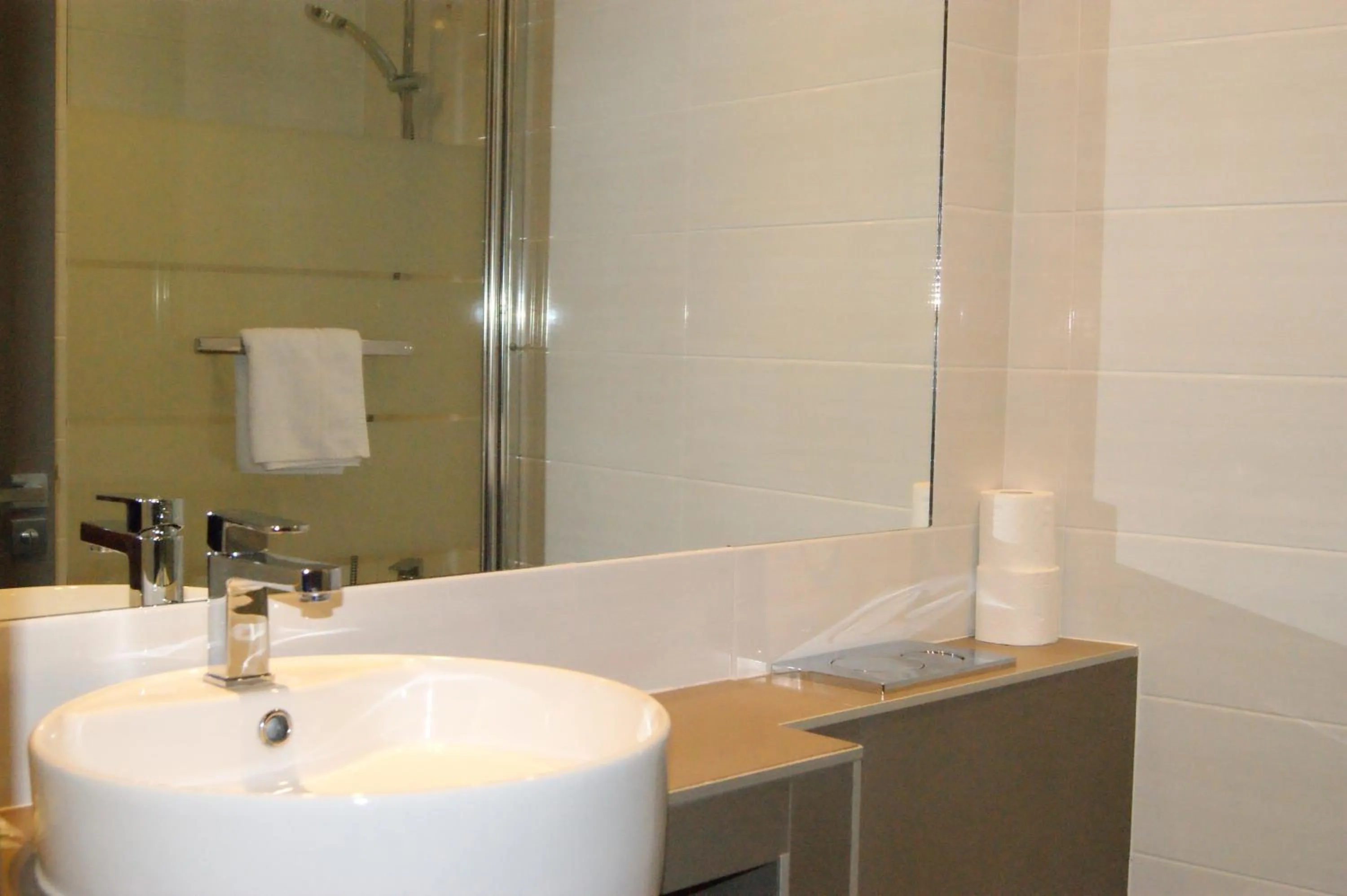 Bathroom in Hotel d'Amiens