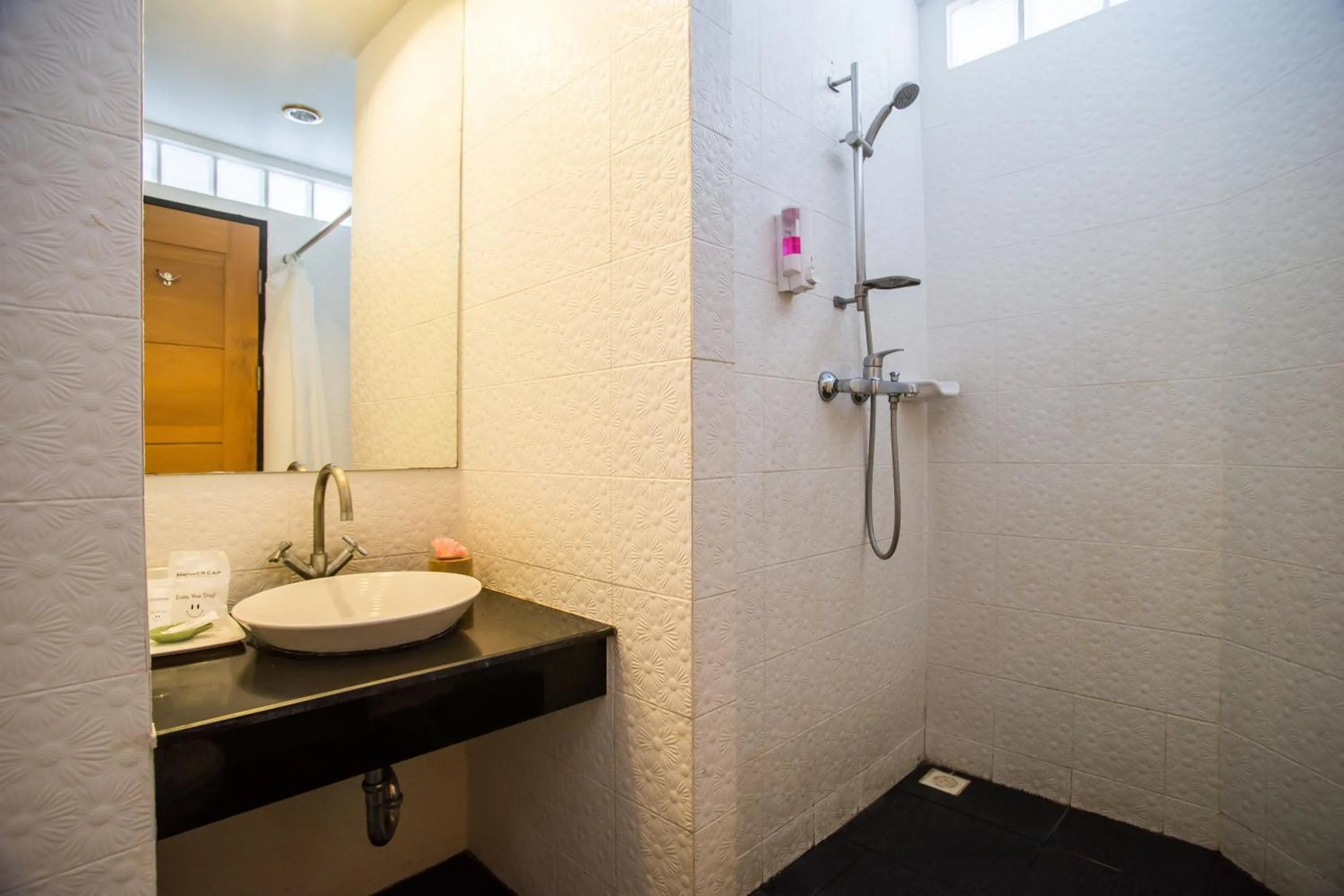 Bathroom in Bella Villa Metro