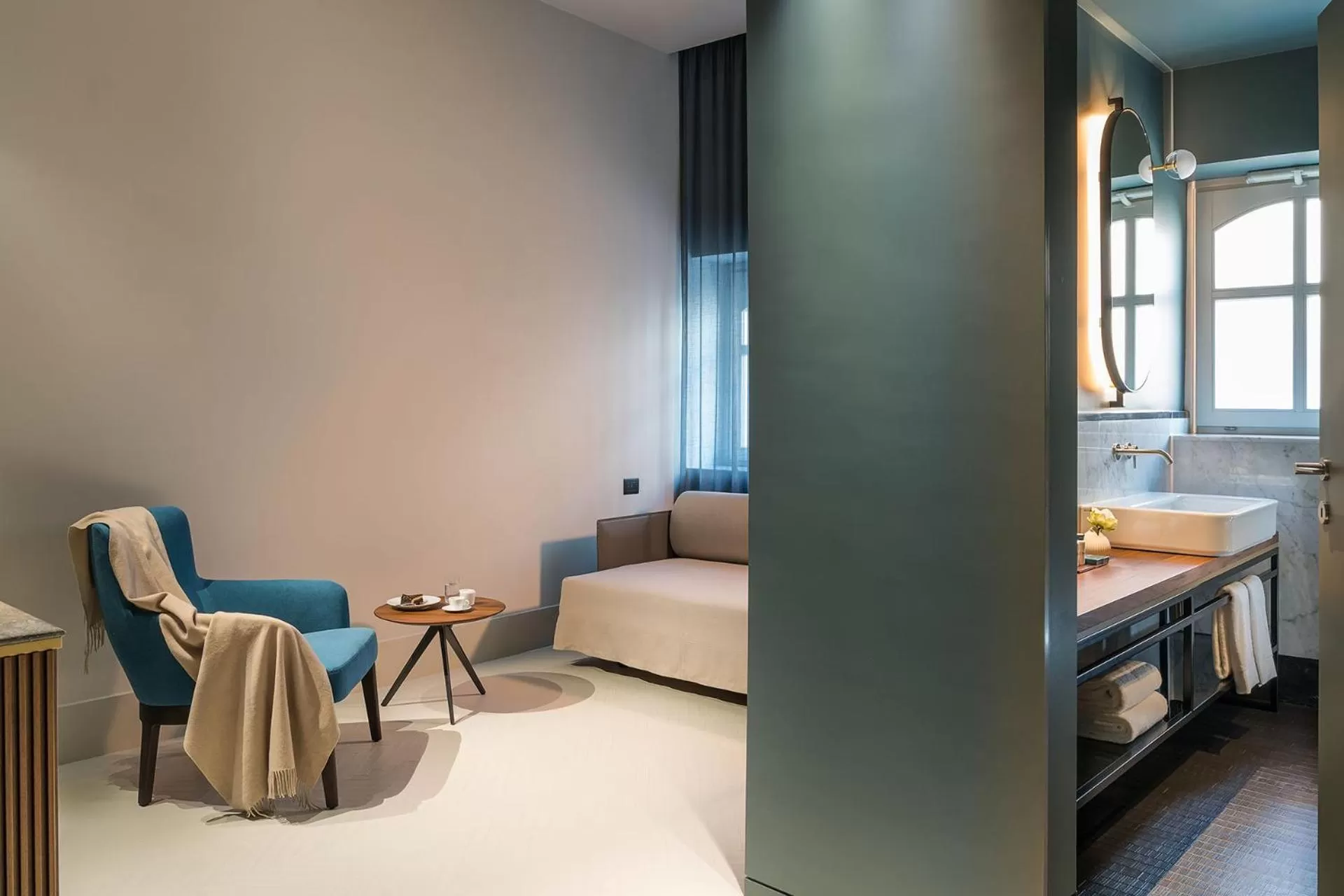 Living room, Bed in Byssus Suites